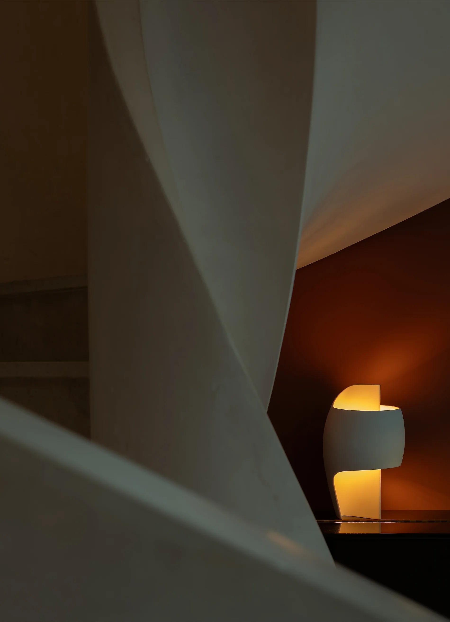 dcw-ditions-grande-b-lampe-de-table image 6