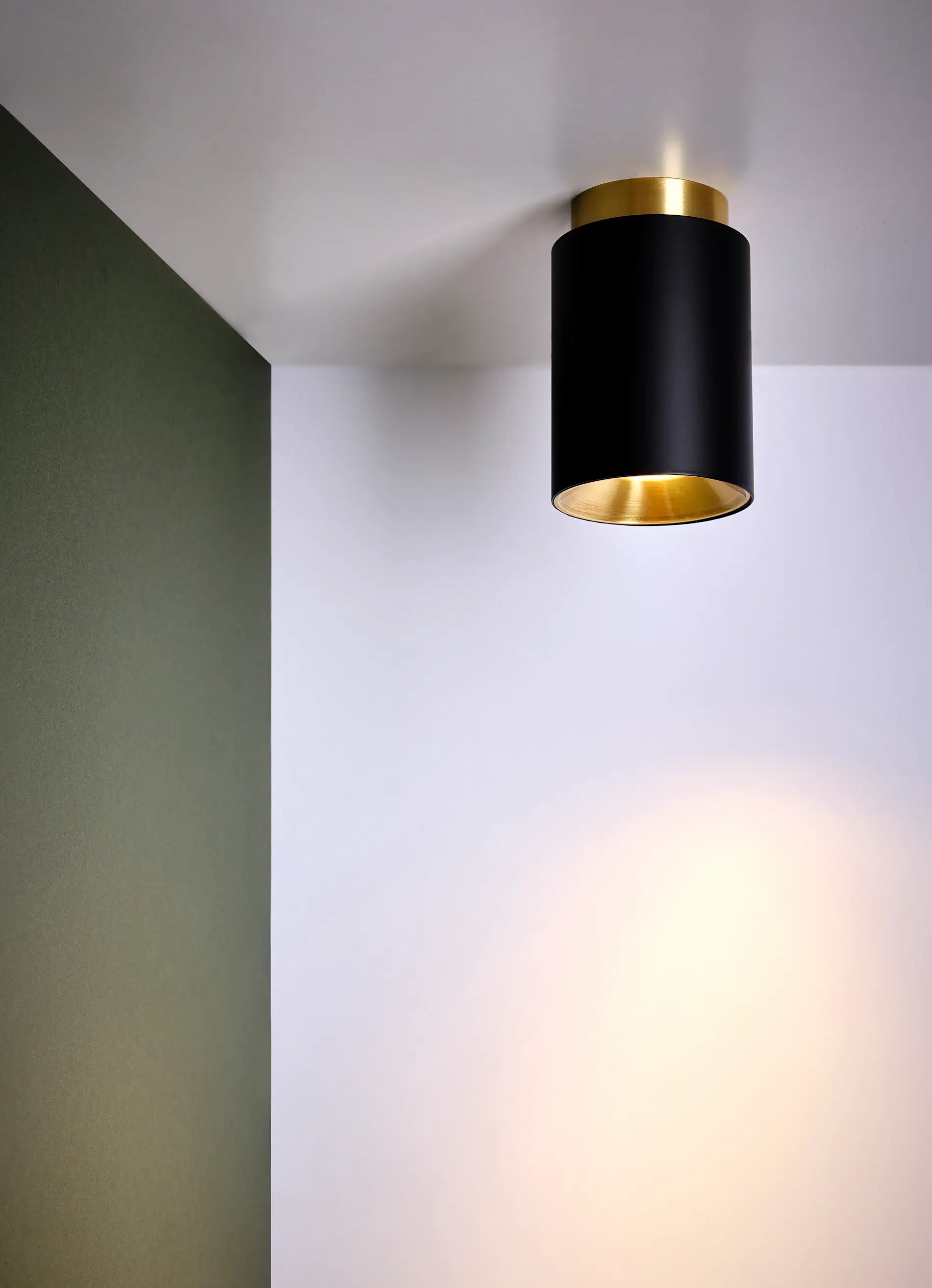 dcw-ditions-tobo-ceiling-85-plafonnier-tubulaire-noir image 3