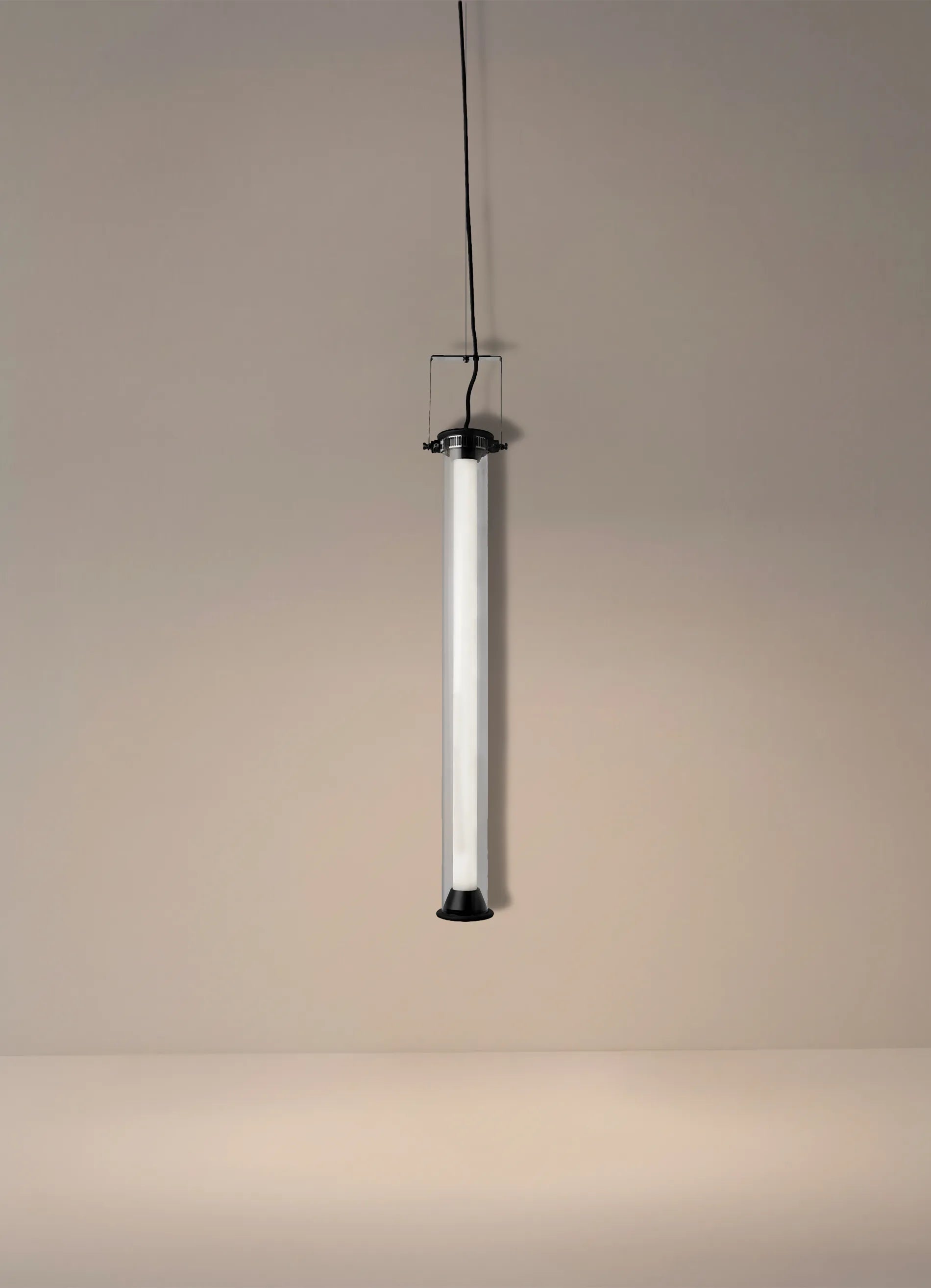 dcw-ditions-in-the-tube-360-700-suspension-verticale-2 image 3