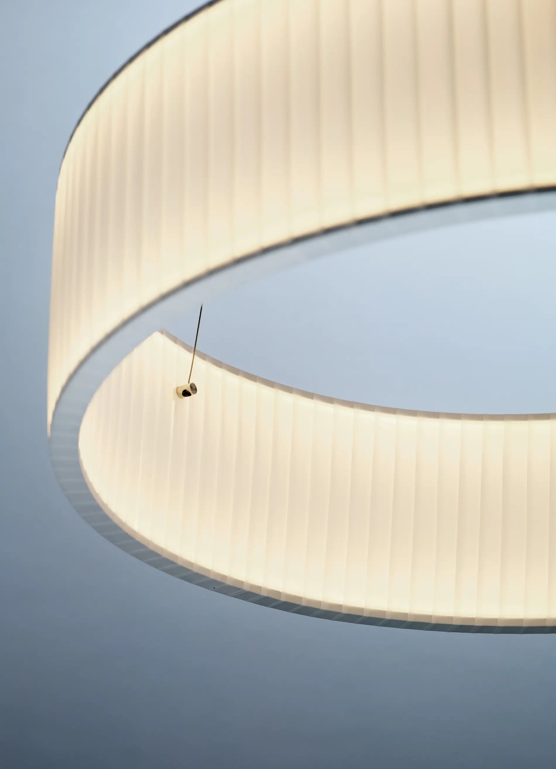 dcw-ditions-ronde-pendant-60-suspension-tissu-blanc-led-triac image 4