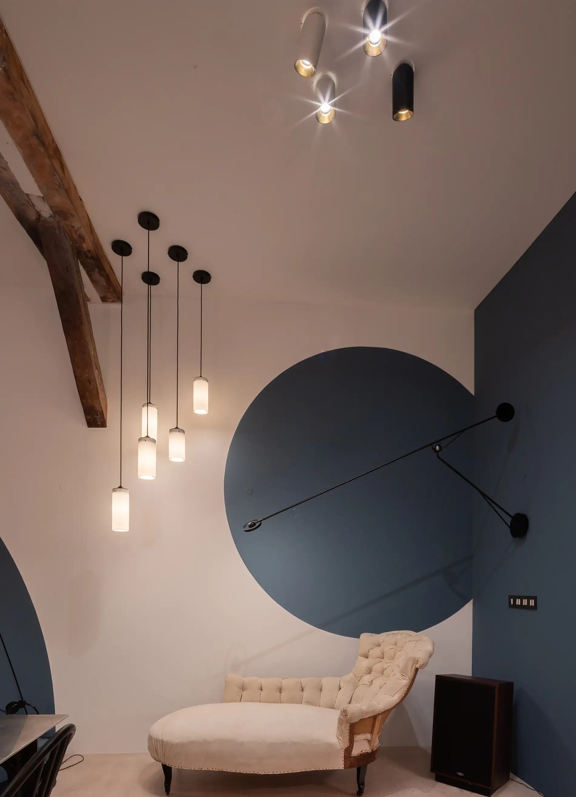 dcw-ditions-tobo-ceiling-85-plafonnier-tubulaire-noir image 6
