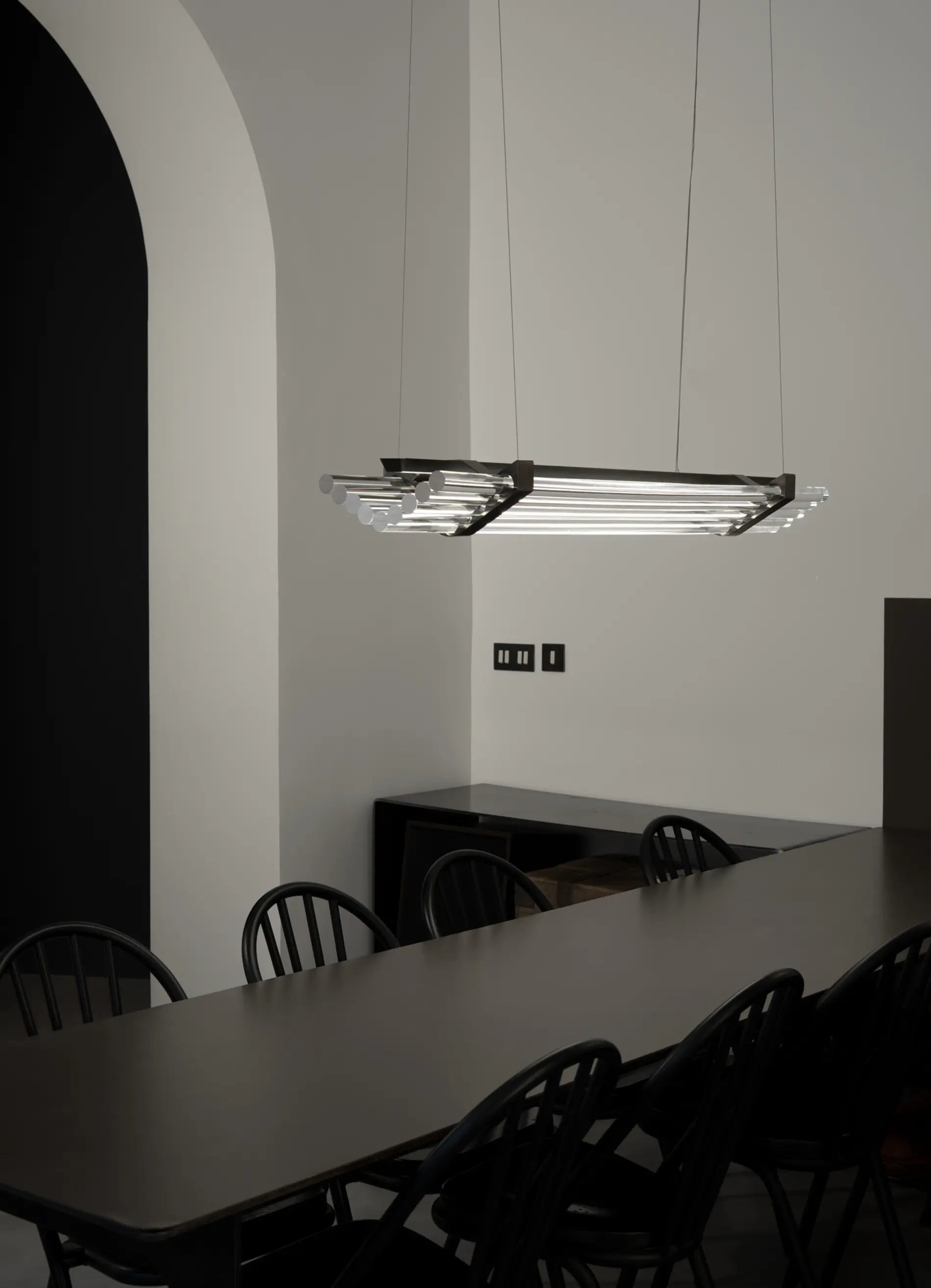 dcw-ditions-seagull-pendant-horizontal-1200-suspension-luminaire image 1
