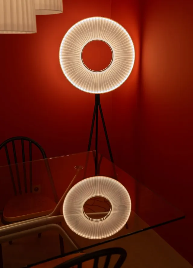 dcw-ditions-iris-floor-tripod-80-lampadaire-disque-led-80-cm-tr-pied-noir image 1