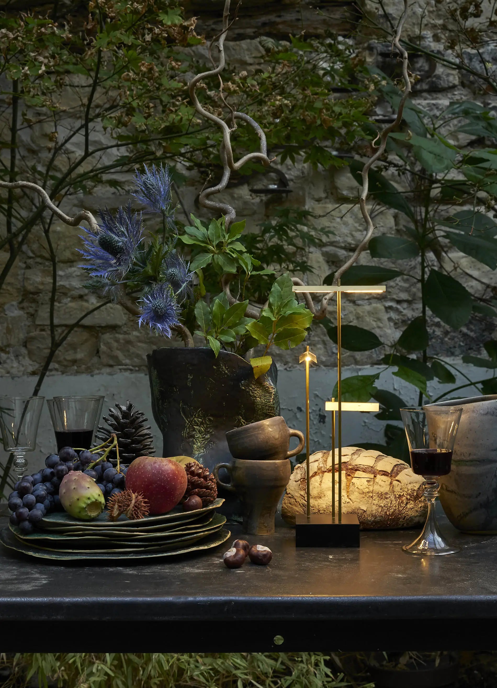 dcw-ditions-knokke-eric-de-dorma-l-lampe-de-table-sans-fil-acier-laiton image 6