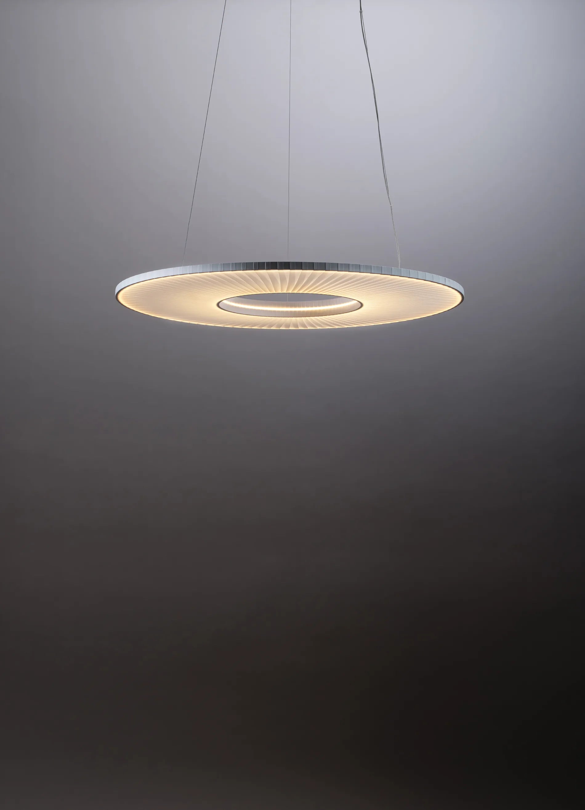 dcw-ditions-iris-pendant-horizontal-60-suspension-tissu-blanc-led-triac image 2