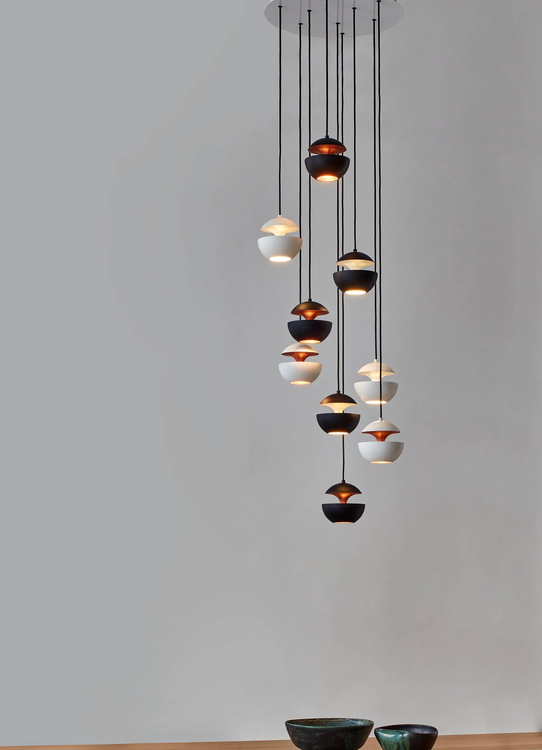 dcw-ditions-here-comes-the-sun-composition-ronde-4-suspensions image 7