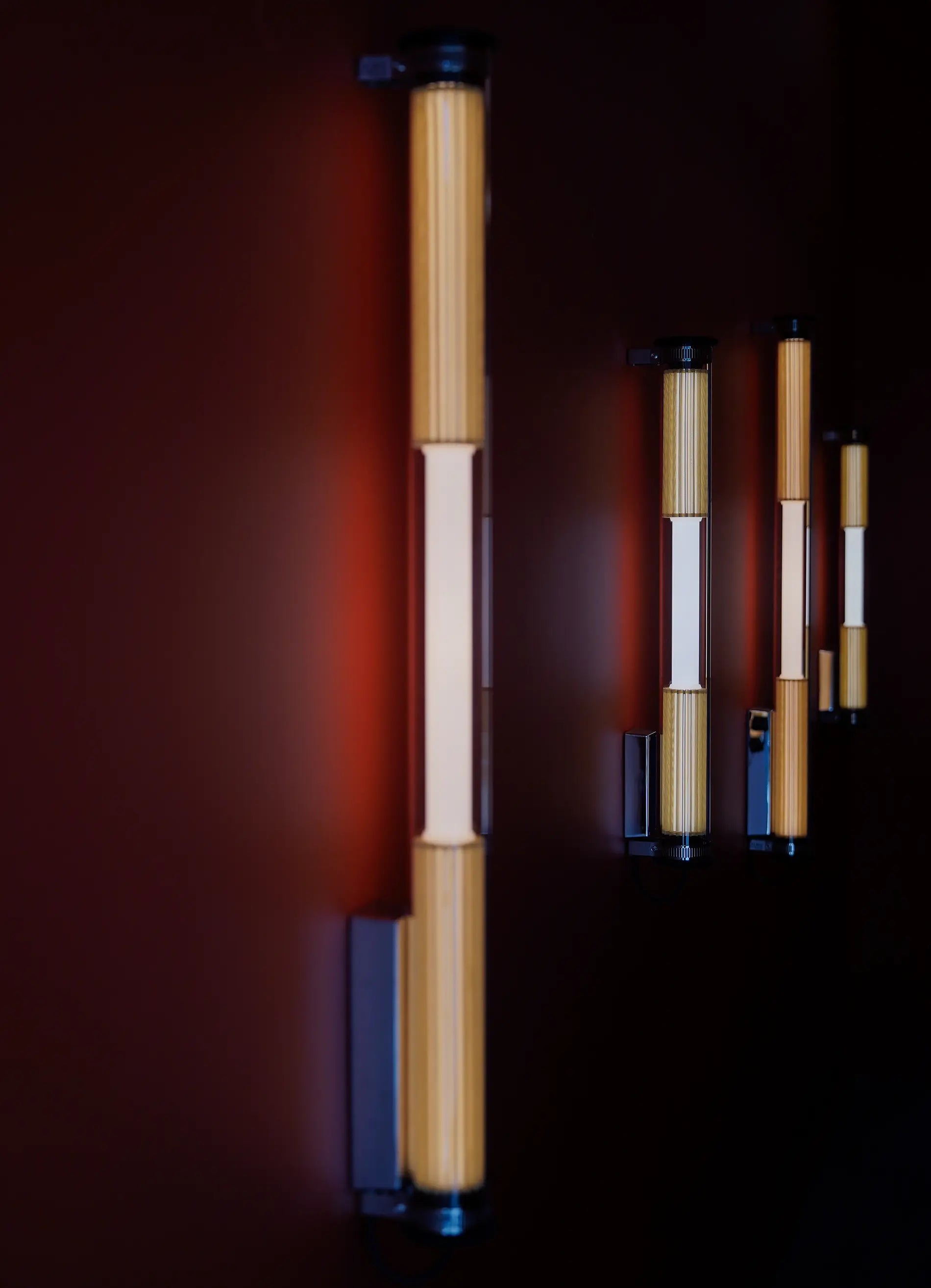dcw-ditions-in-the-tube-360-700-wall-applique-suspension-tube-verre image 6