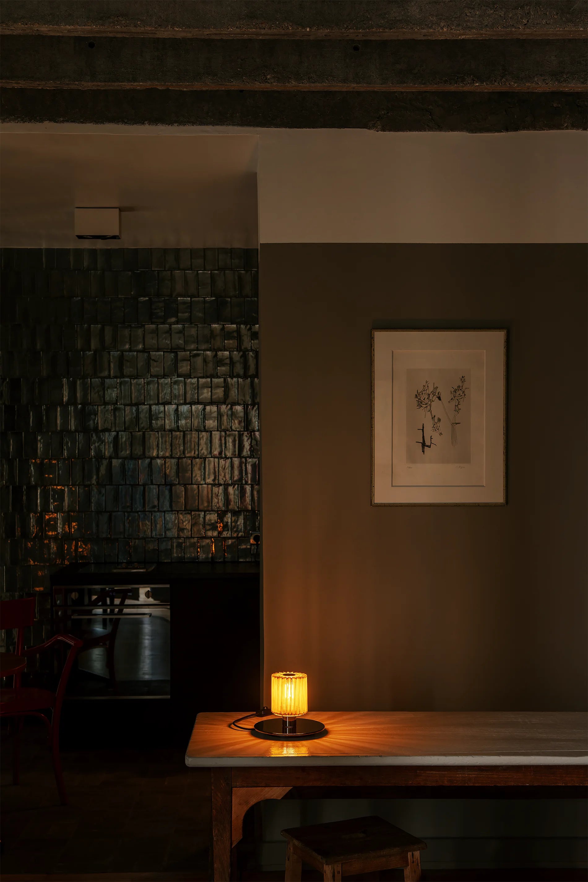 dcw-ditions-in-the-sun-table-220-lampe-de-table-d-ambiance image 6
