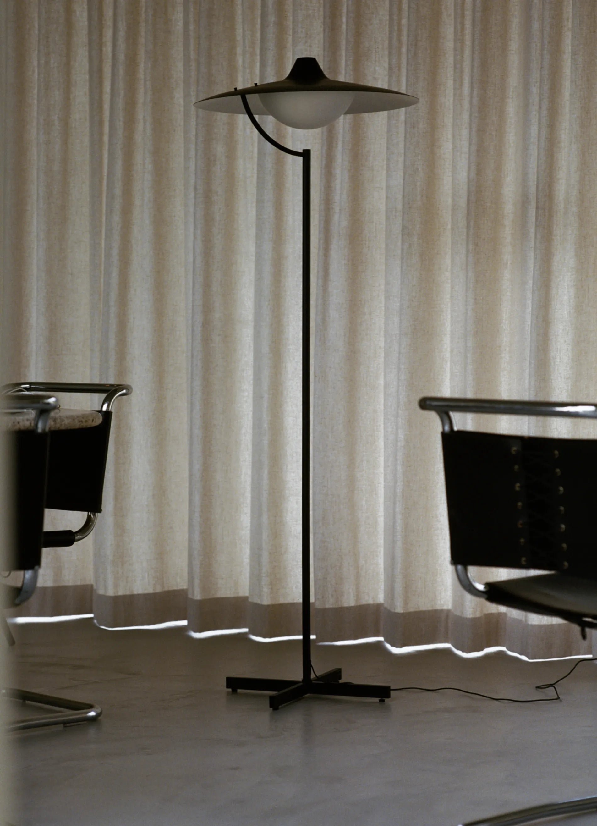 dcw-ditions-biny-floor-lampadaire-acier-aluminium-variateur image 3