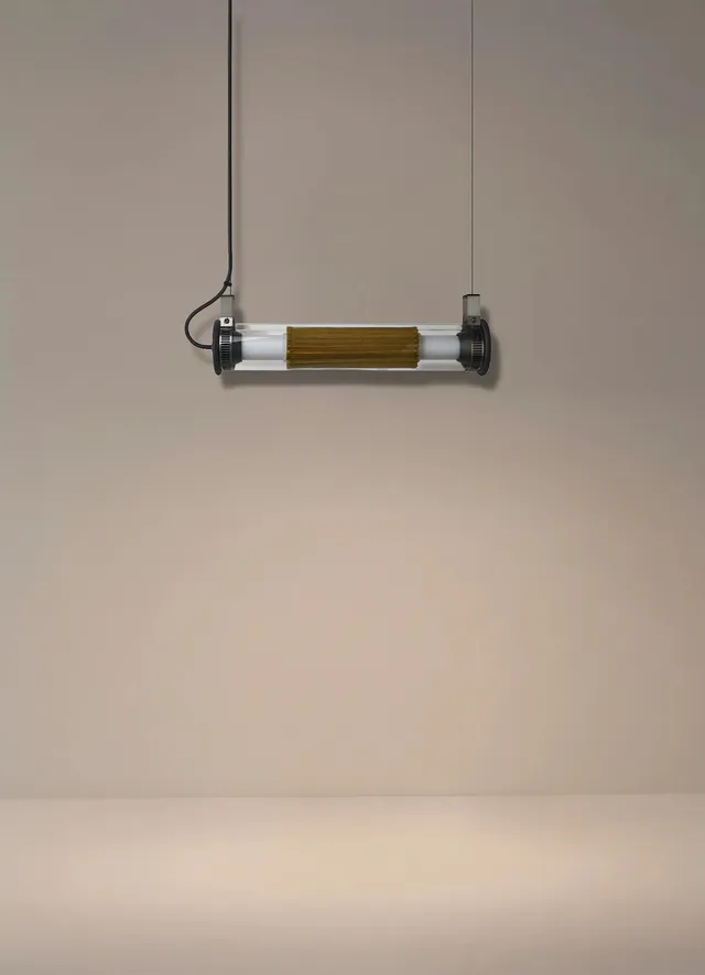 dcw-ditions-in-the-tube-360-400-suspension-horizontale image 1