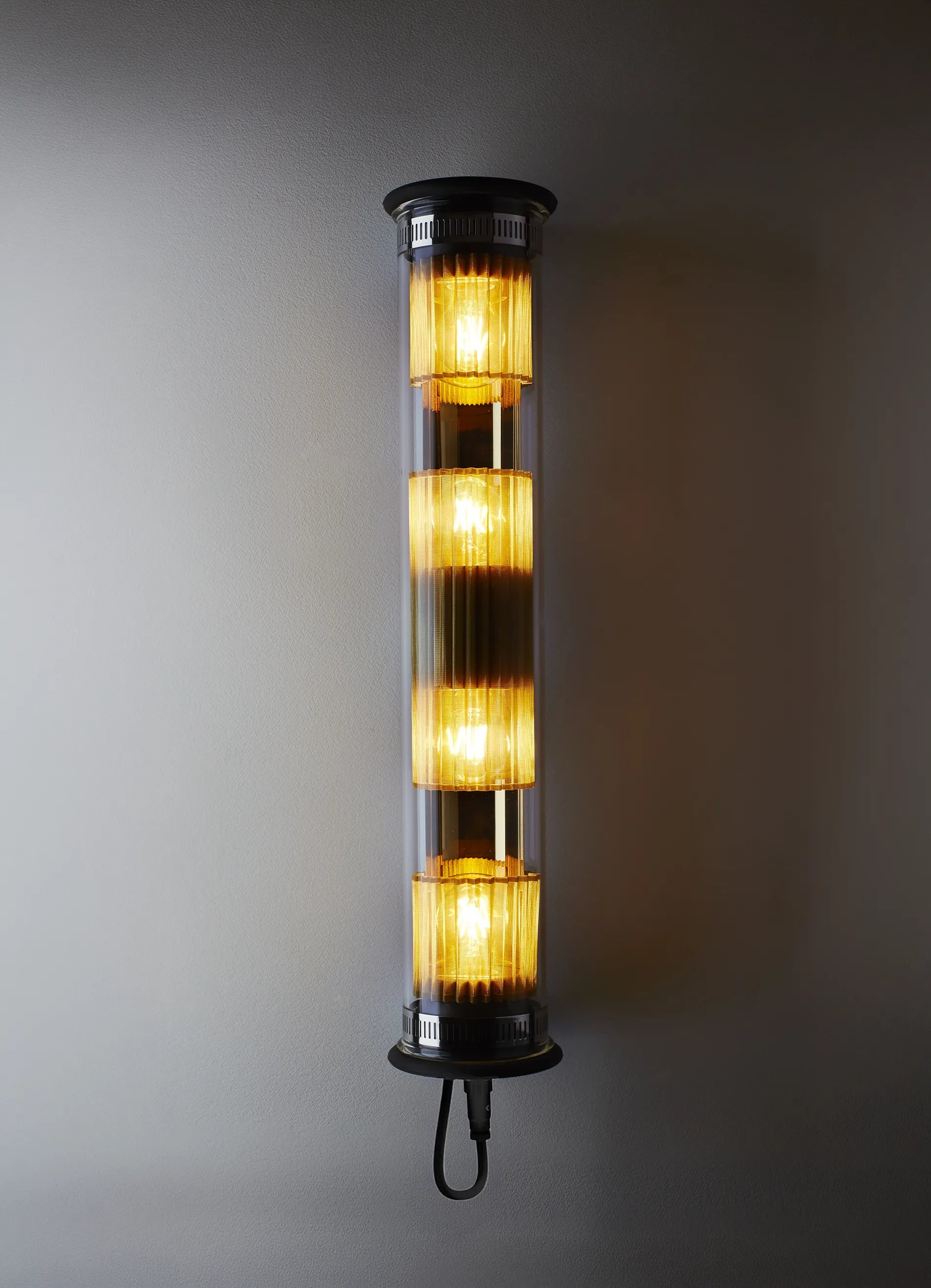 dcw-ditions-in-the-tube-120-700-wall-angle-applique-ip20 image 3