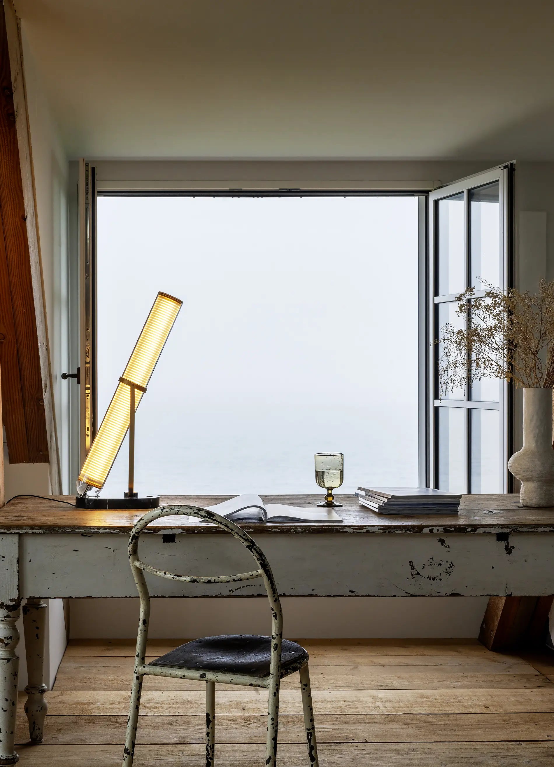 dcw-ditions-la-lampe-frechin-lampe-poser-marbre-et-verre-borosilicate image 7