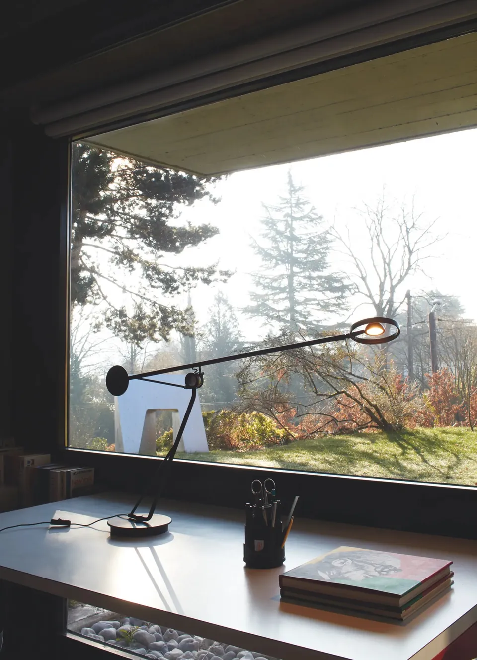 dcw-ditions-aaro-table-lampe-de-table-sph-re-acier image 1