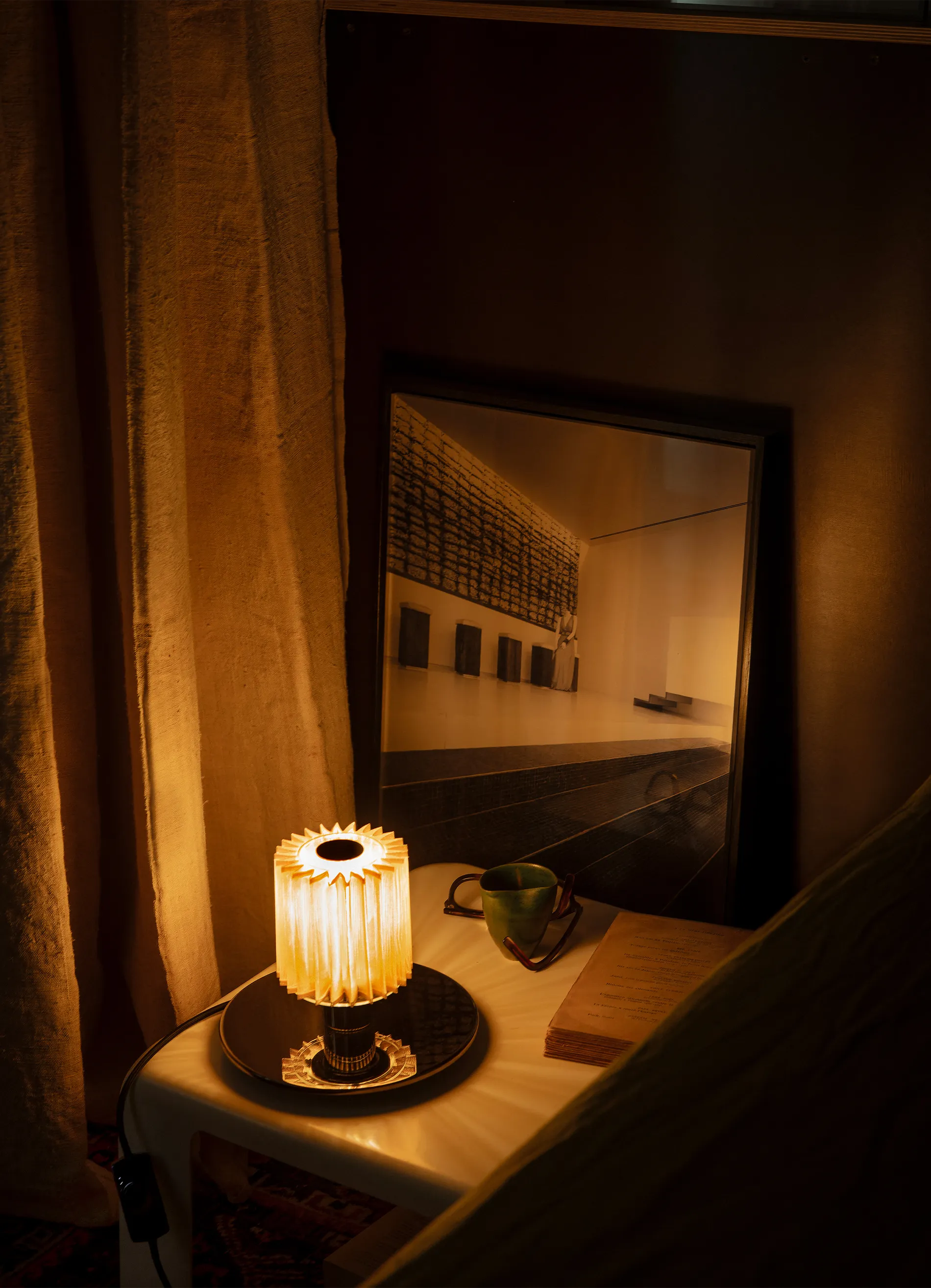 dcw-ditions-in-the-sun-table-220-lampe-de-table-d-ambiance image 3