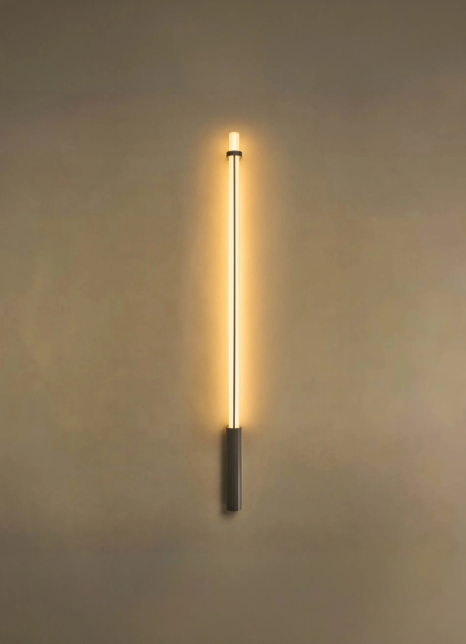 dcw-ditions-in-fine-1600-wall-applique-led-minimaliste image 6