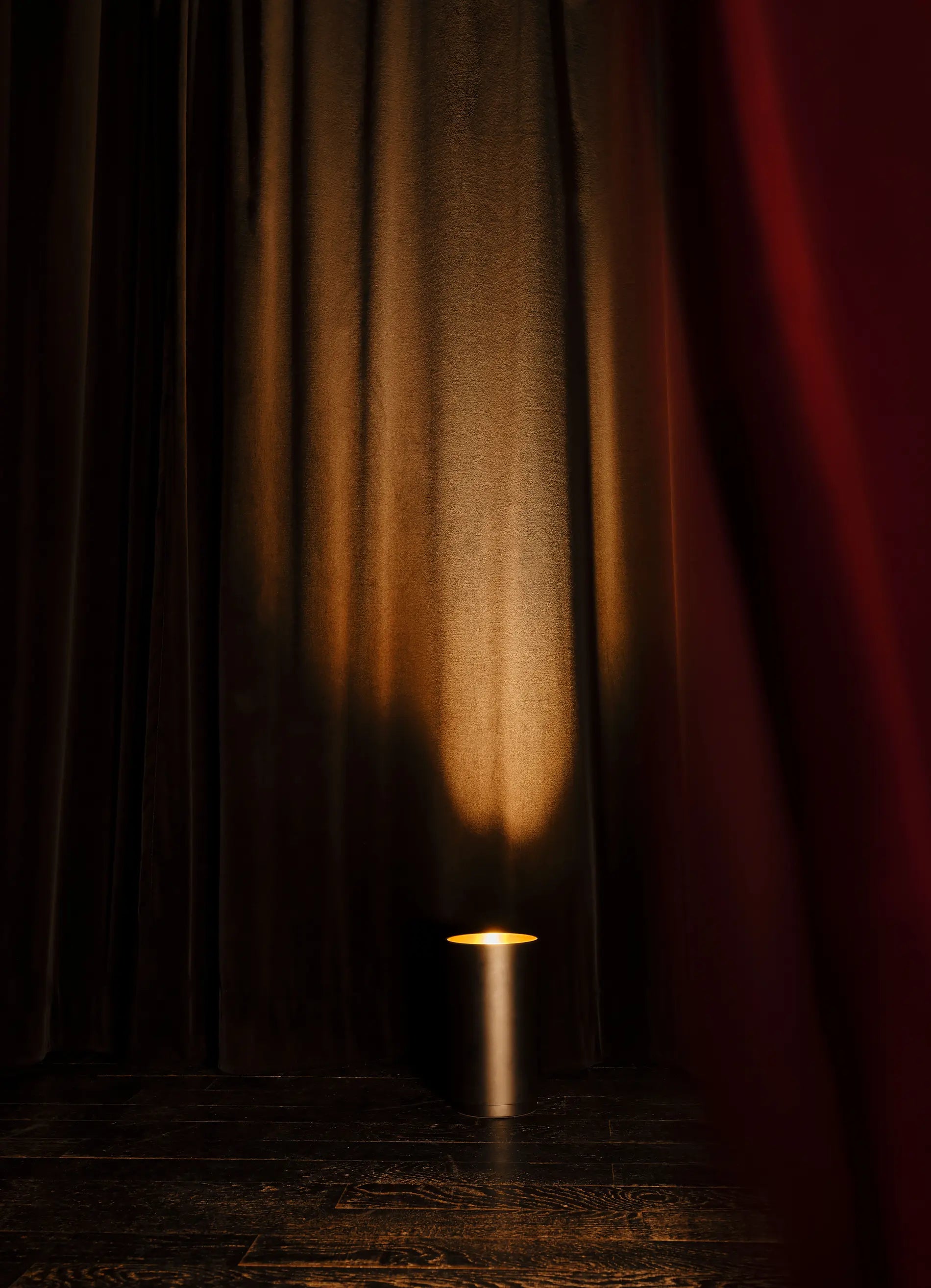 dcw-ditions-tobo-floor-lampadaire-noir-mat-variateur image 8