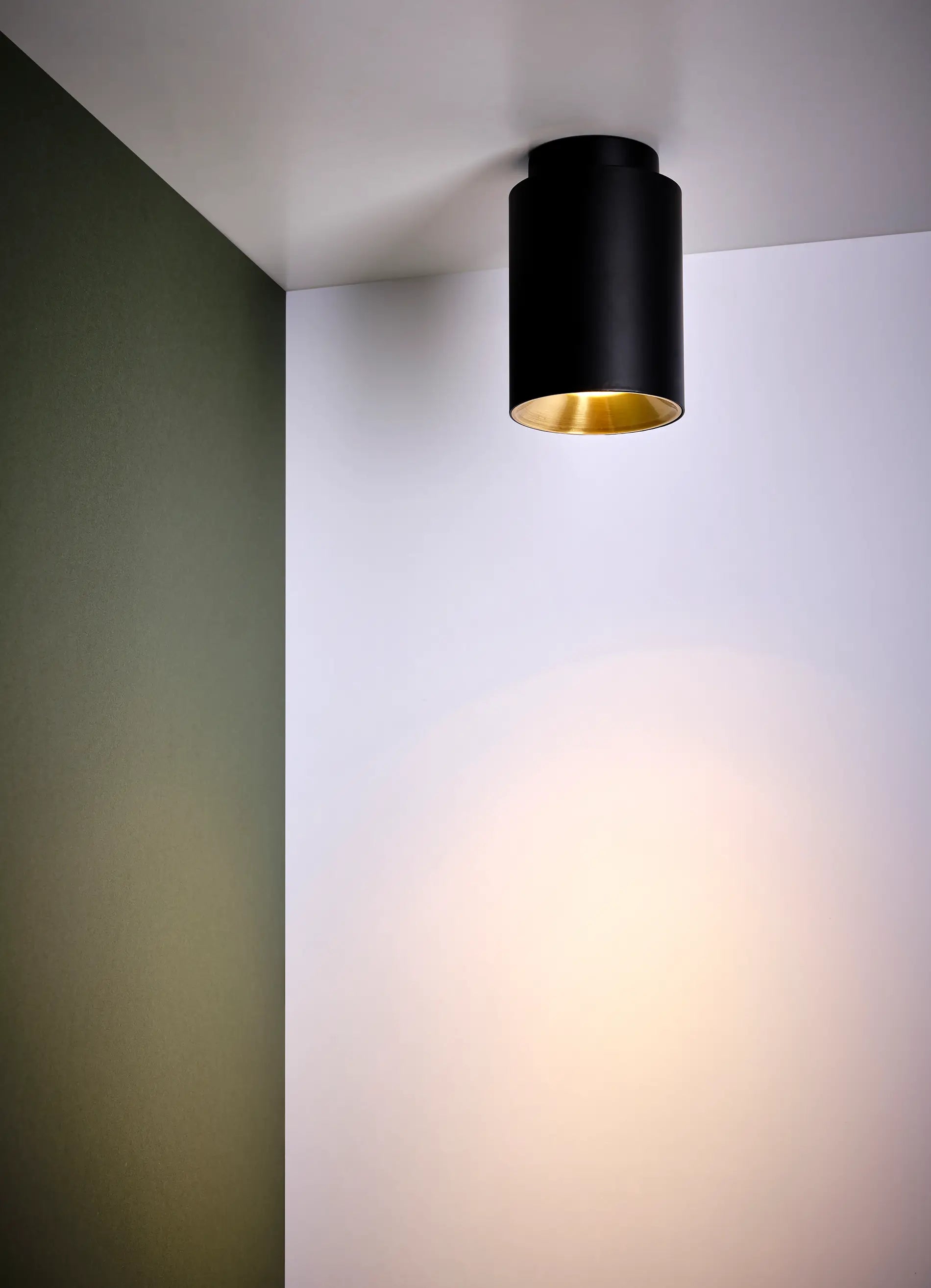 dcw-ditions-tobo-ceiling-85-plafonnier-tubulaire-noir image 2