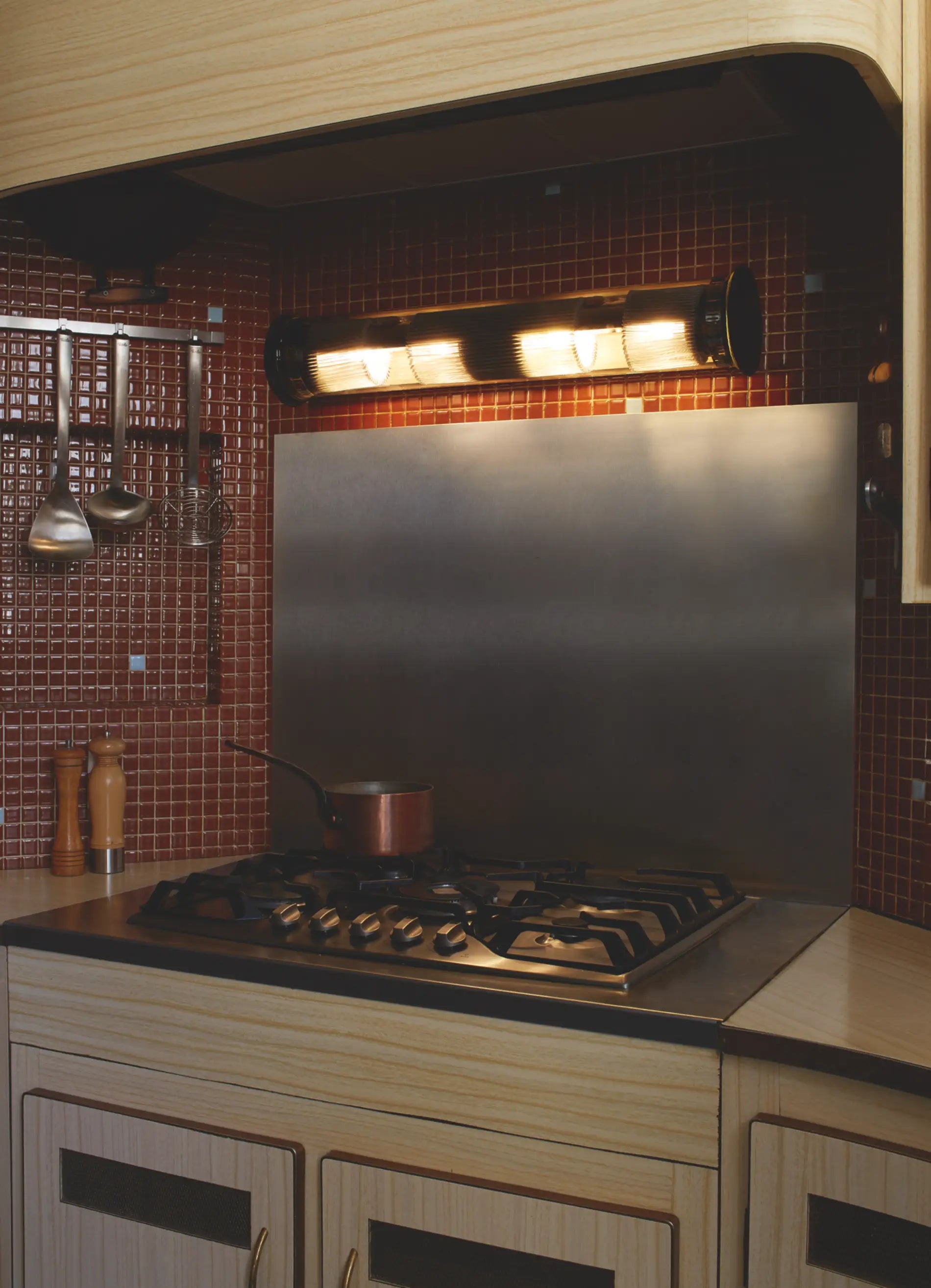 dcw-ditions-in-the-tube-120-700-pendant-horizontal-ip64-suspension image 2