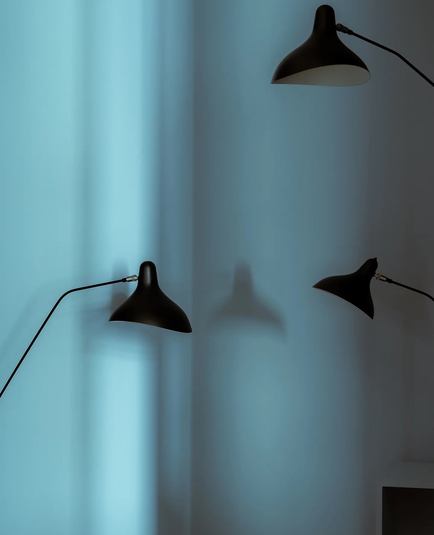dcw-ditions-mantis-bs3-lampe-de-table-acier-aluminium image 3