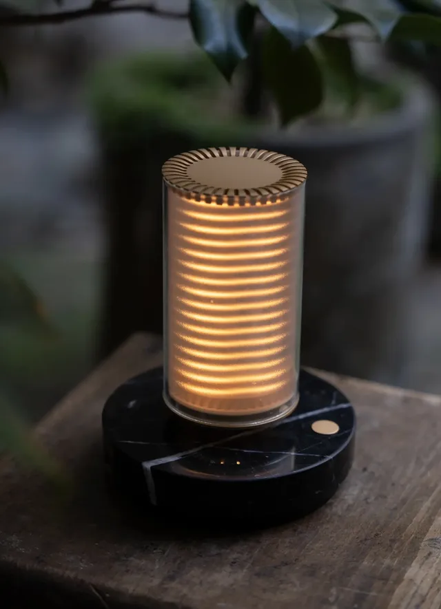 dcw-ditions-frechin-a-table-lampe-sur-batterie-marbre-verre image 1