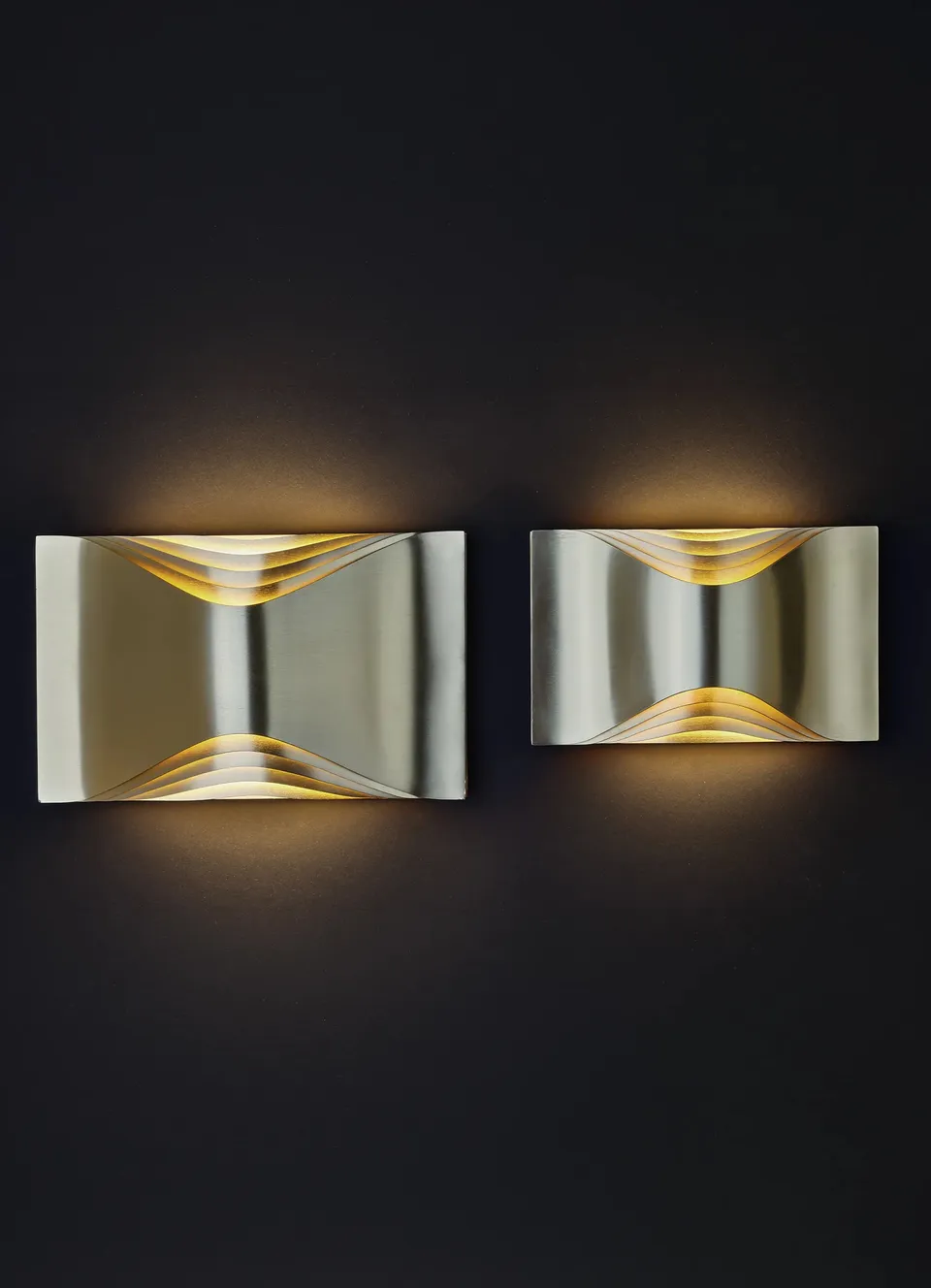 dcw-ditions-respiro-wall-l-applique-aluminium-anodis image 1