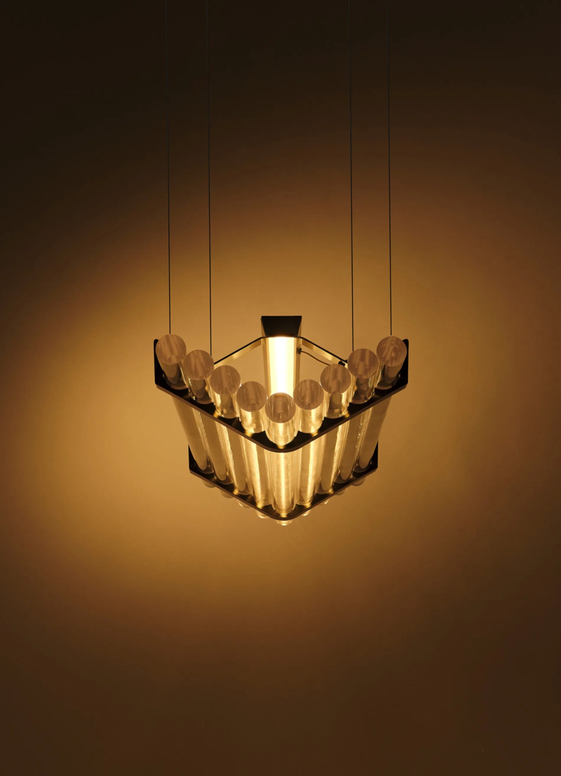 dcw-ditions-seagull-pendant-horizontal-1200-suspension-luminaire image 7