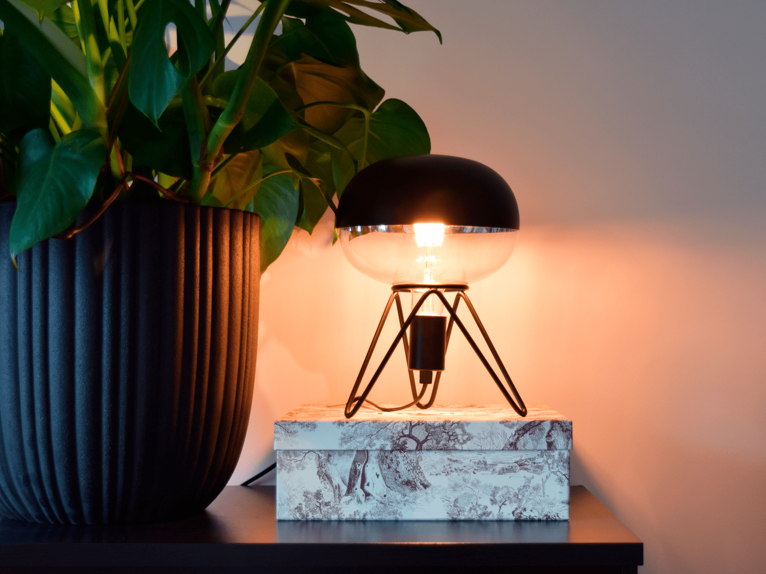 calex-socle-lampe-de-table-tripod-e27-noir image 4