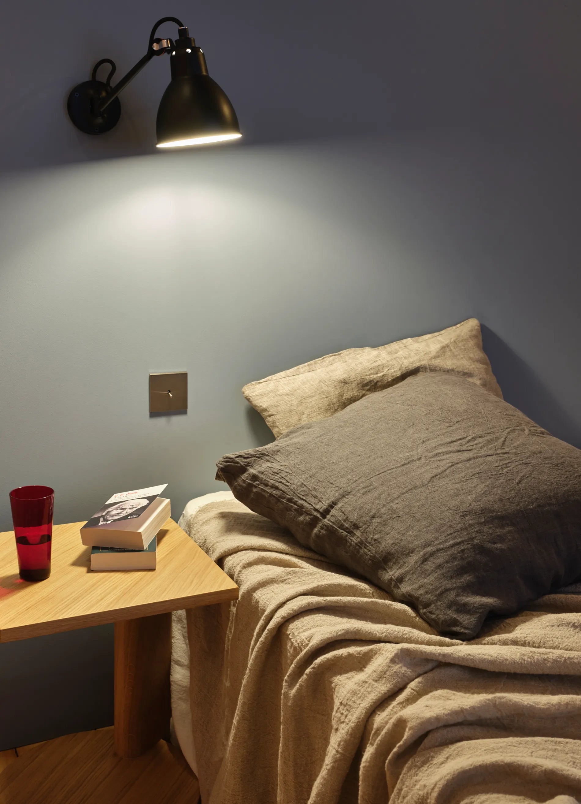 dcw-ditions-lampe-gras-n-104-applique-t-te-de-lit-interrupteur image 7