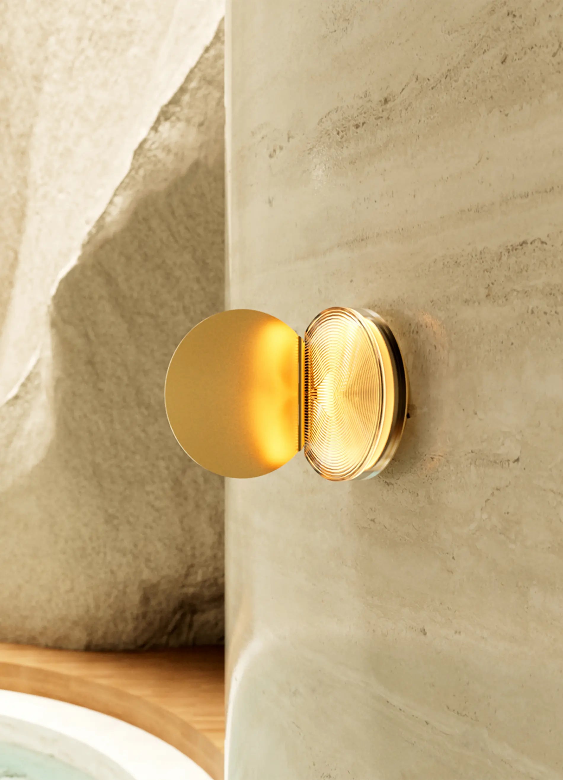 dcw-ditions-poudrier-luminaire-coffret-verre-et-laiton image 4