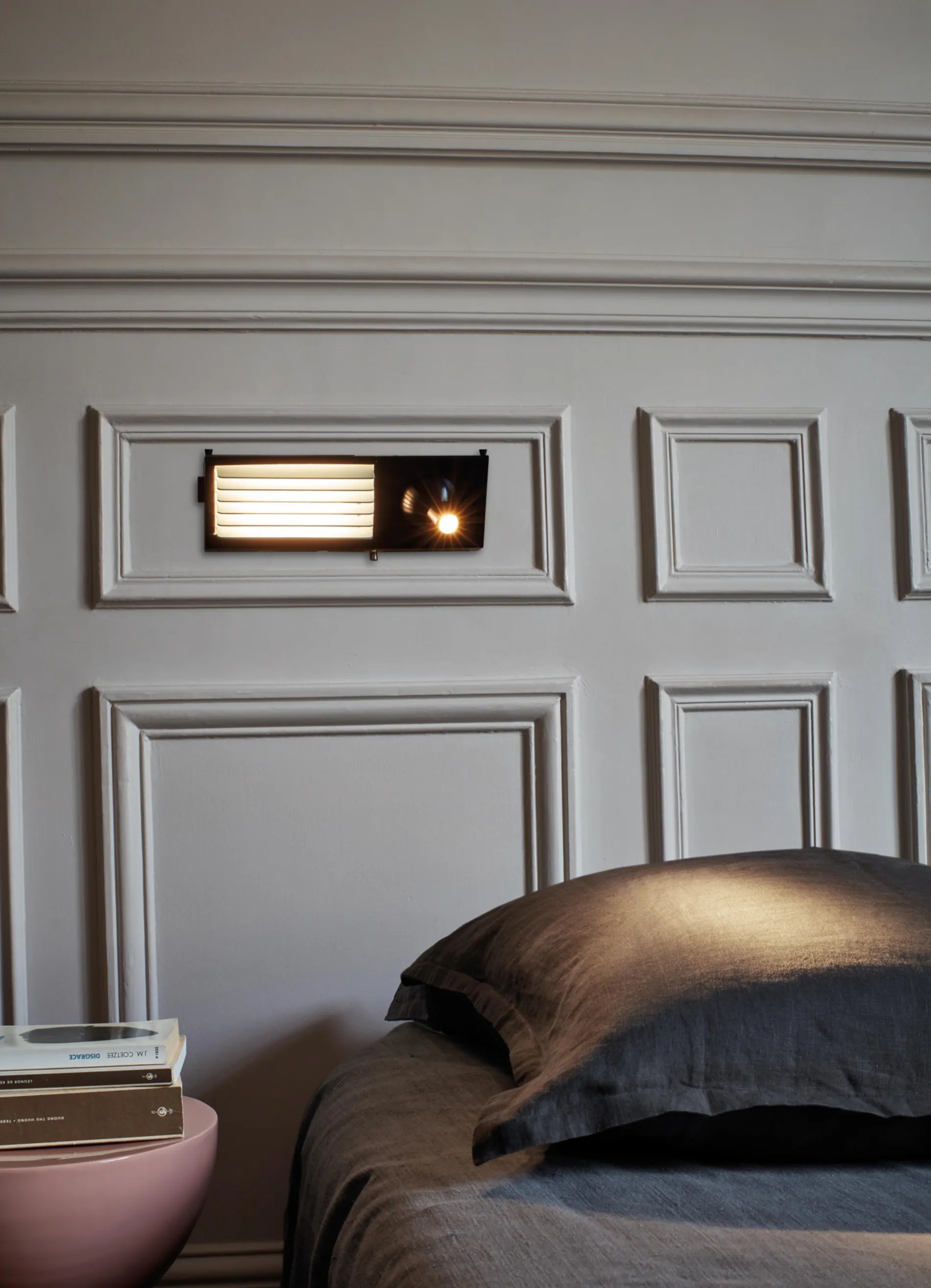 dcw-ditions-biny-bedside-applique-t-te-de-lit-led-usb image 3