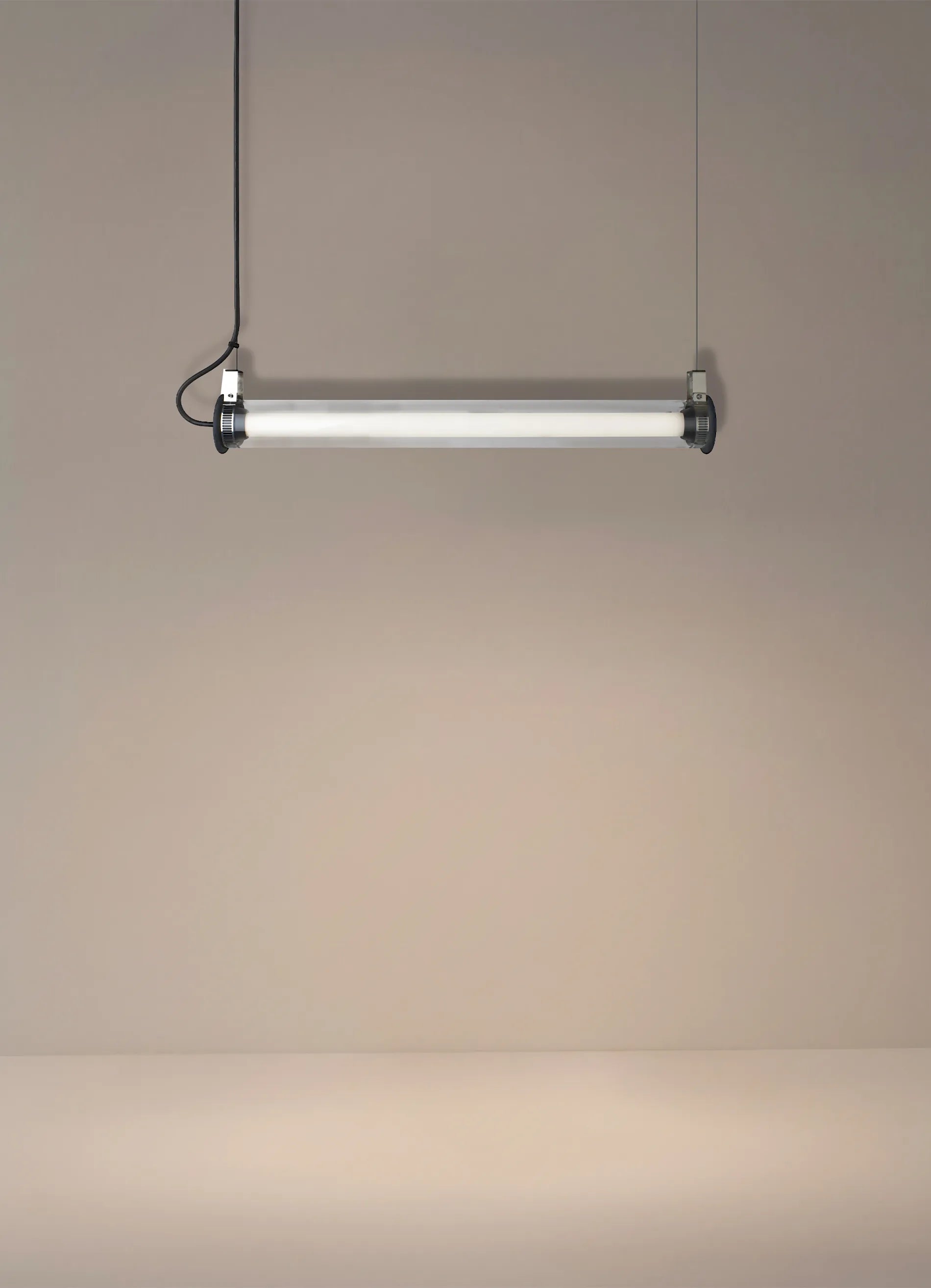 dcw-ditions-in-the-tube-360-700-suspension-horizontale image 8