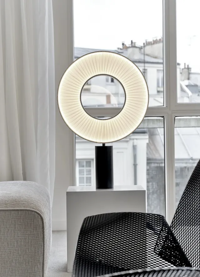 dcw-ditions-iris-table-50-lampe-de-table-disque-50-cm image 1