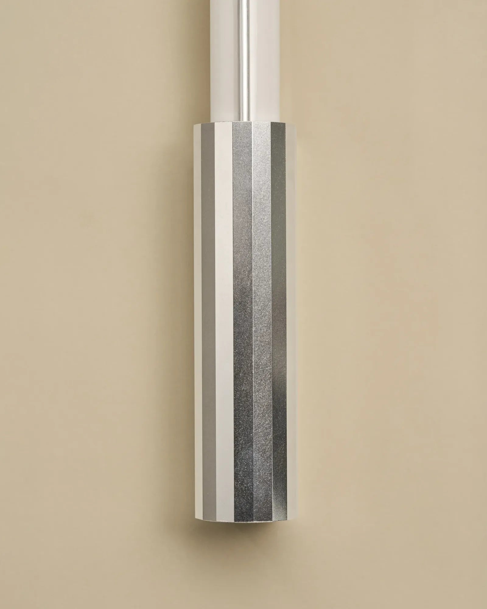 dcw-ditions-in-fine-1600-wall-applique-led-minimaliste image 5