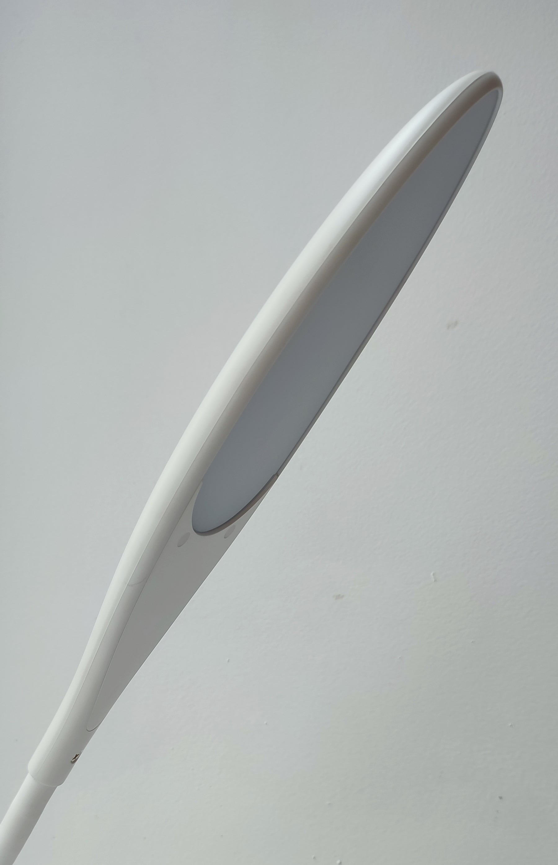 aluminor-asti-lampe-de-bureau-led-flexible-avec-usb-et-induction image 3