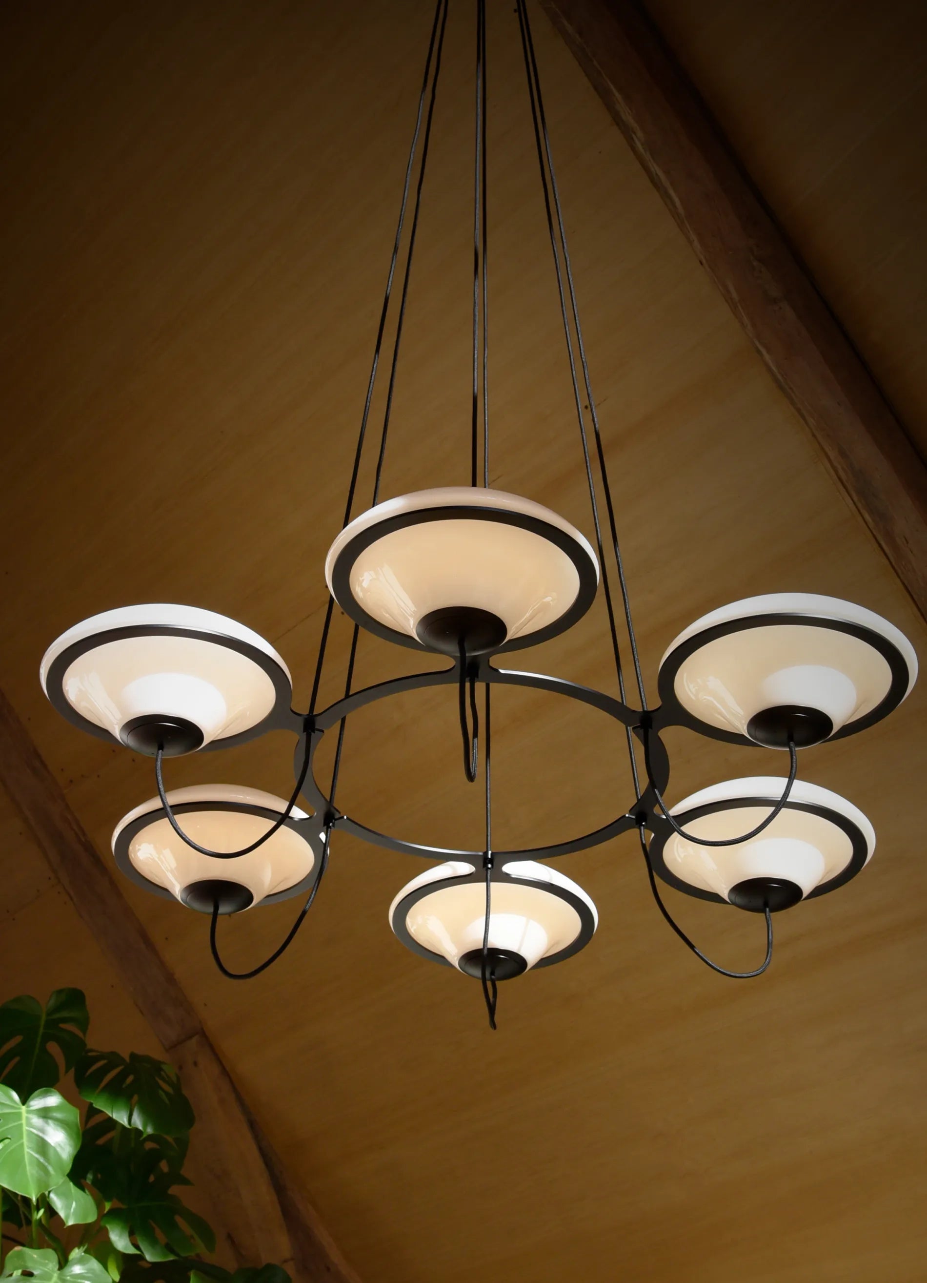 dcw-ditions-in-the-air-6-suspension-lustre-6-lumi-res-m-tal-noir-et-verre image 5