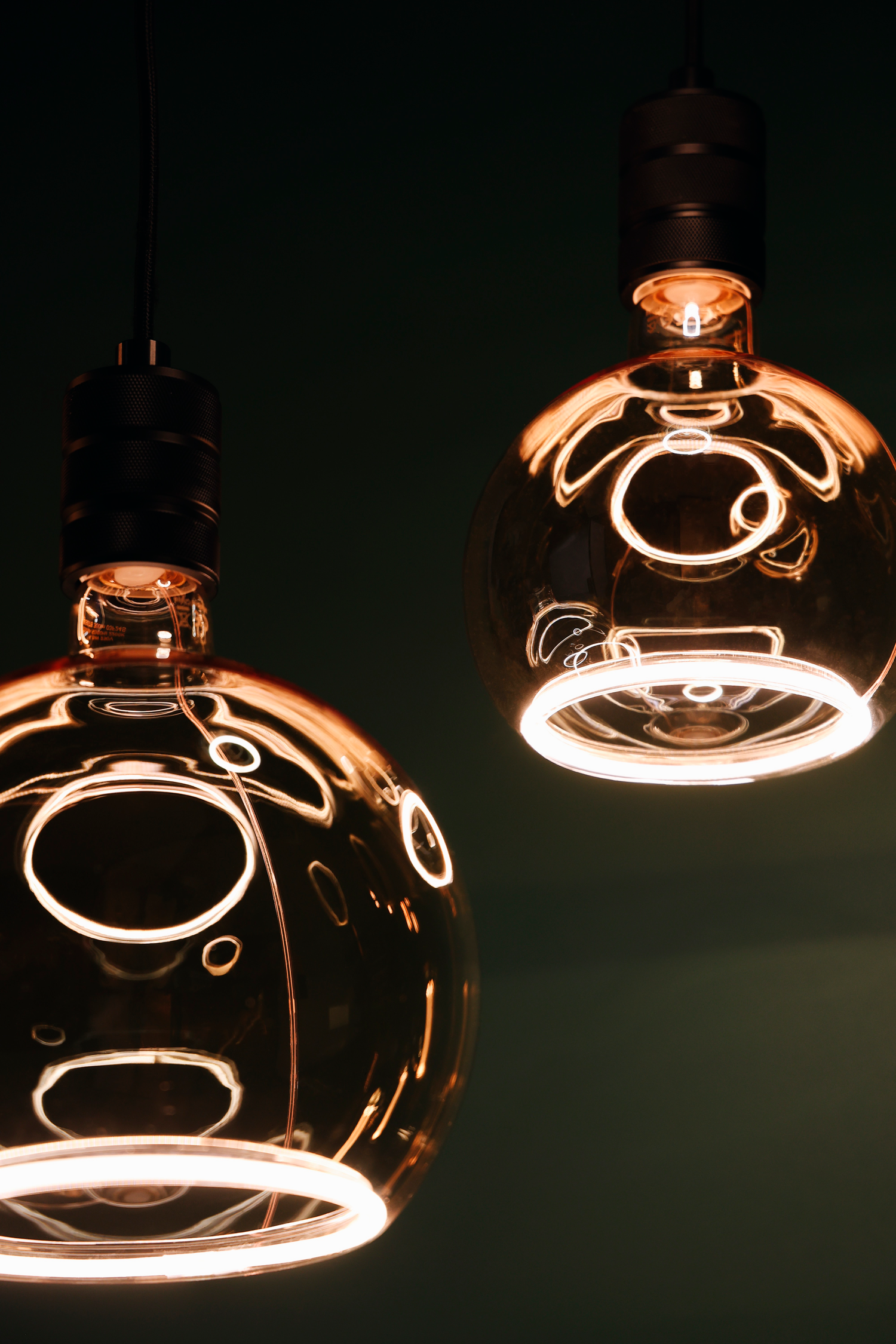 calex-aura-tomar-ampoule-g125-gold-filament-droit-e27-4w image 4