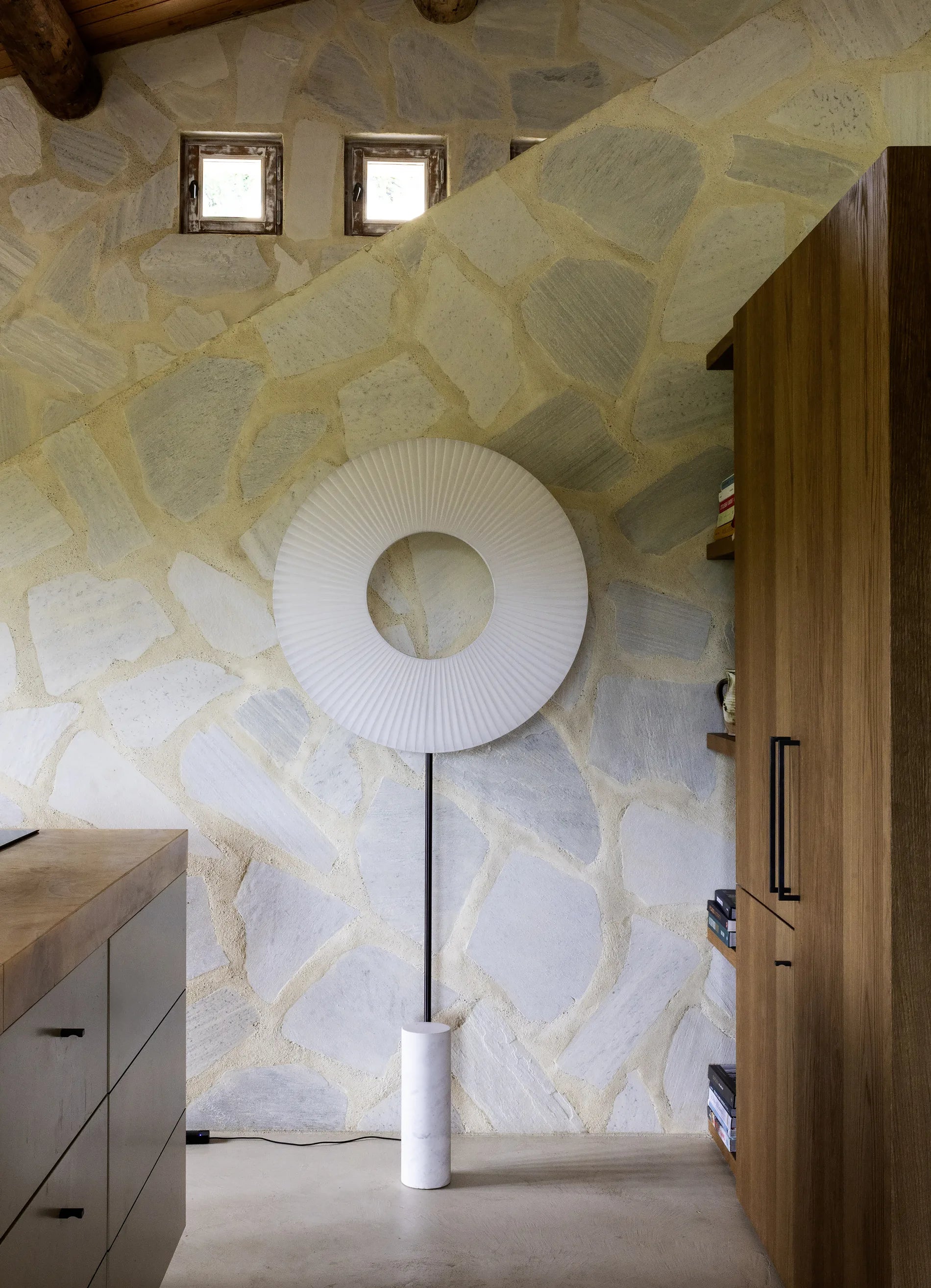 dcw-ditions-iris-floor-totem-80-lampadaire-disque-led image 4