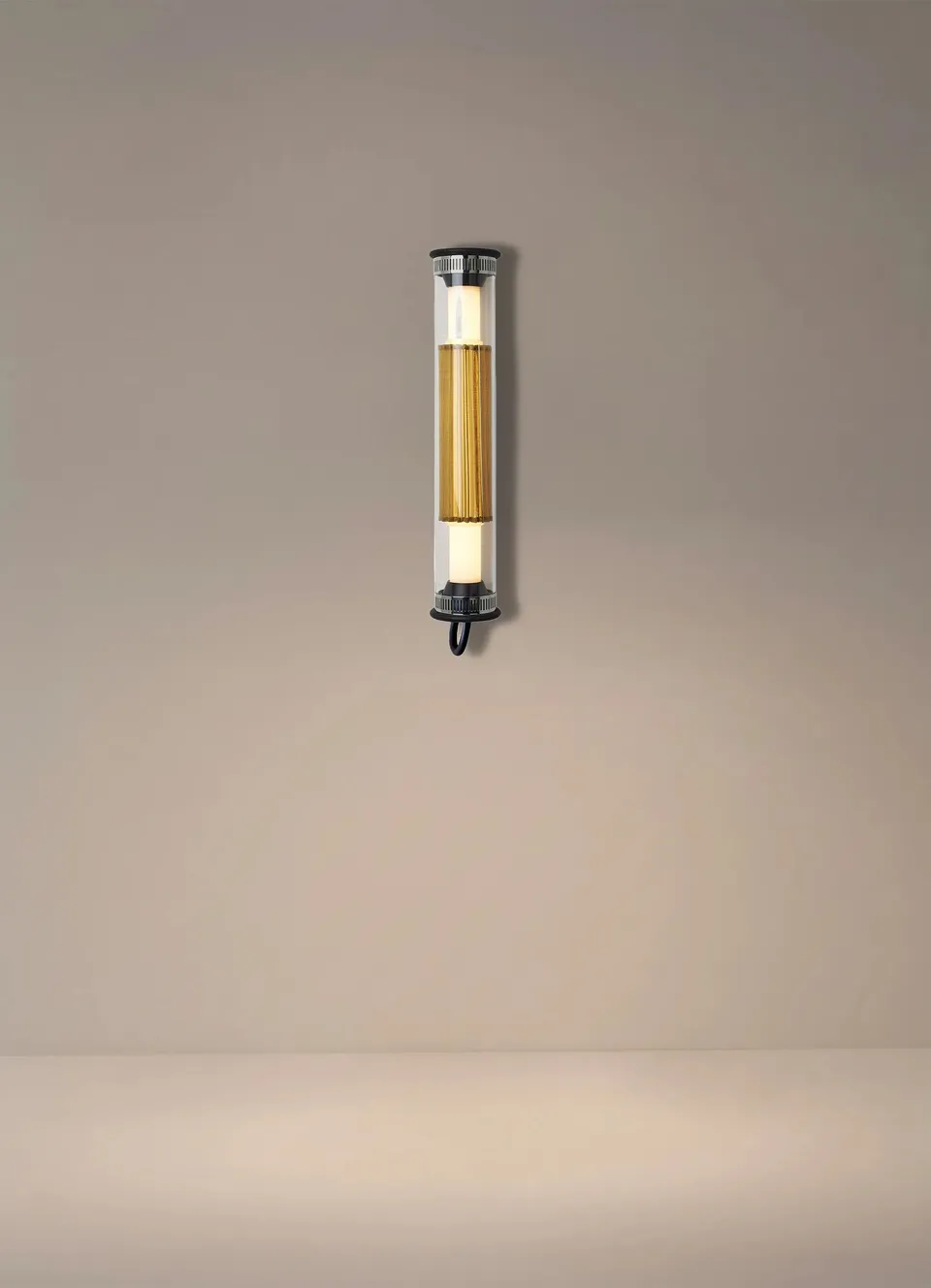 dcw-ditions-in-the-tube-360-400-applique-murale-et-suspension image 1
