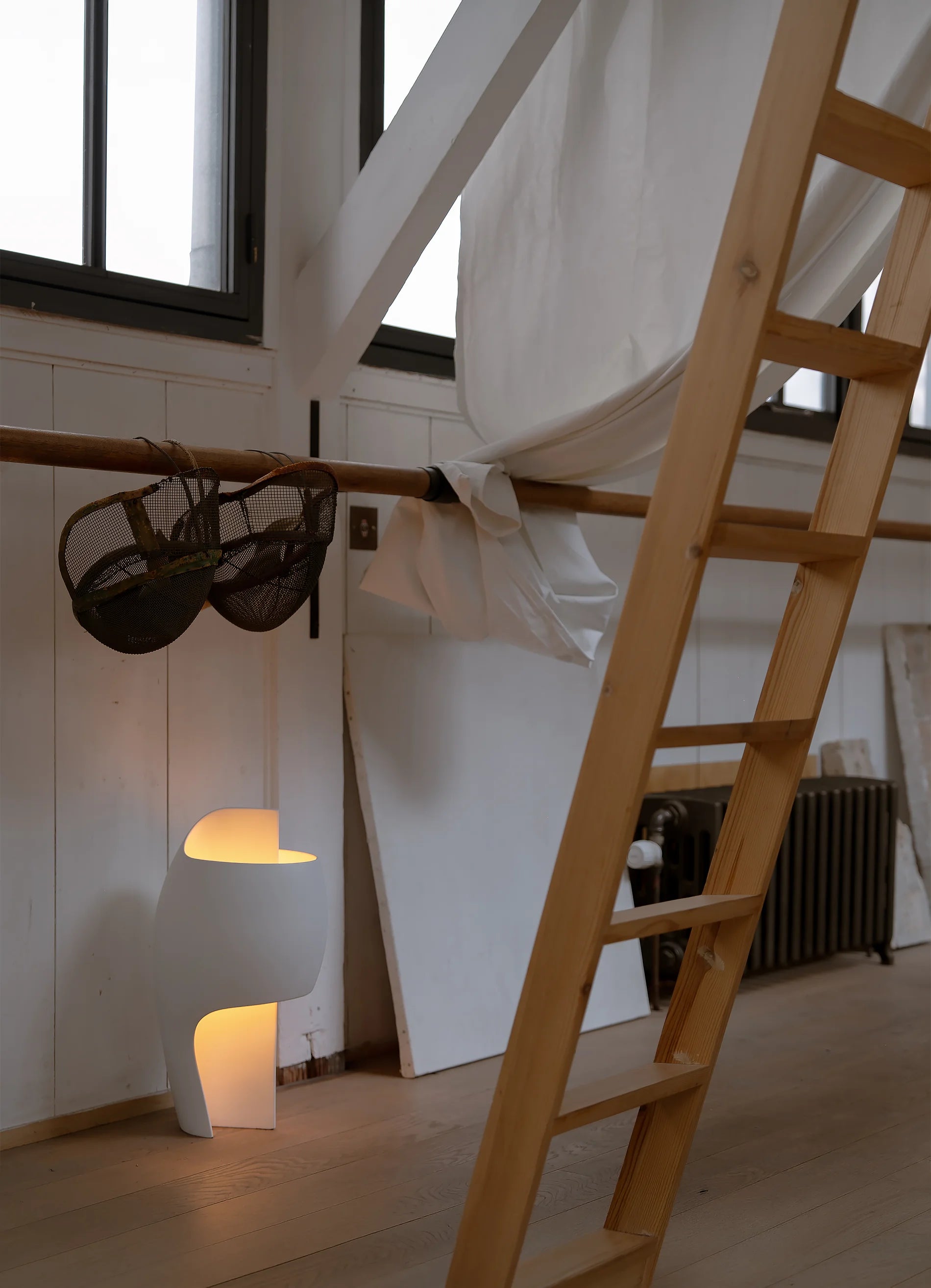 dcw-ditions-grande-b-lampe-de-table image 4