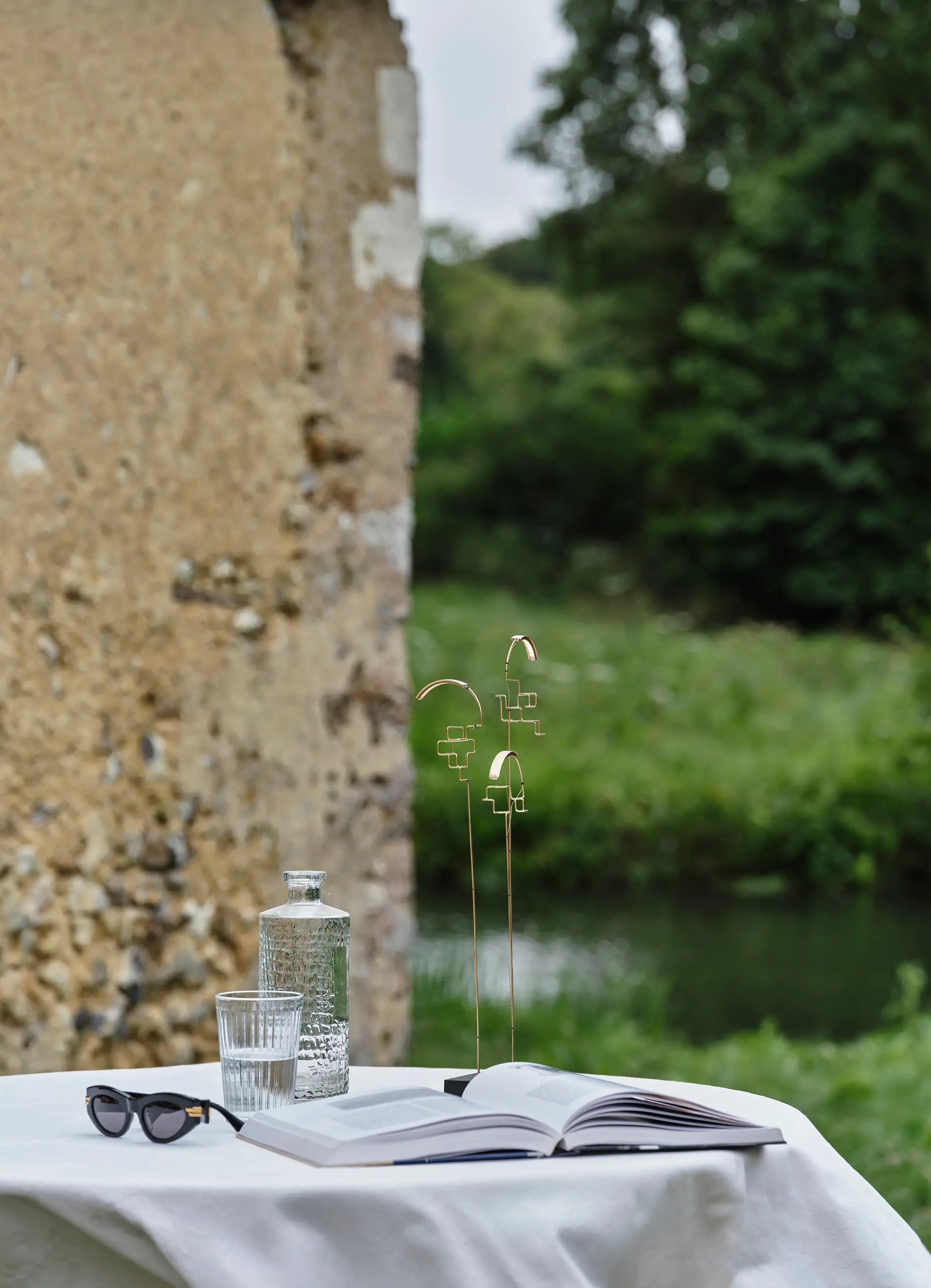 dcw-ditions-boucle-collection-eric-de-dorma-l-lampe-de-table-sans-fil image 4
