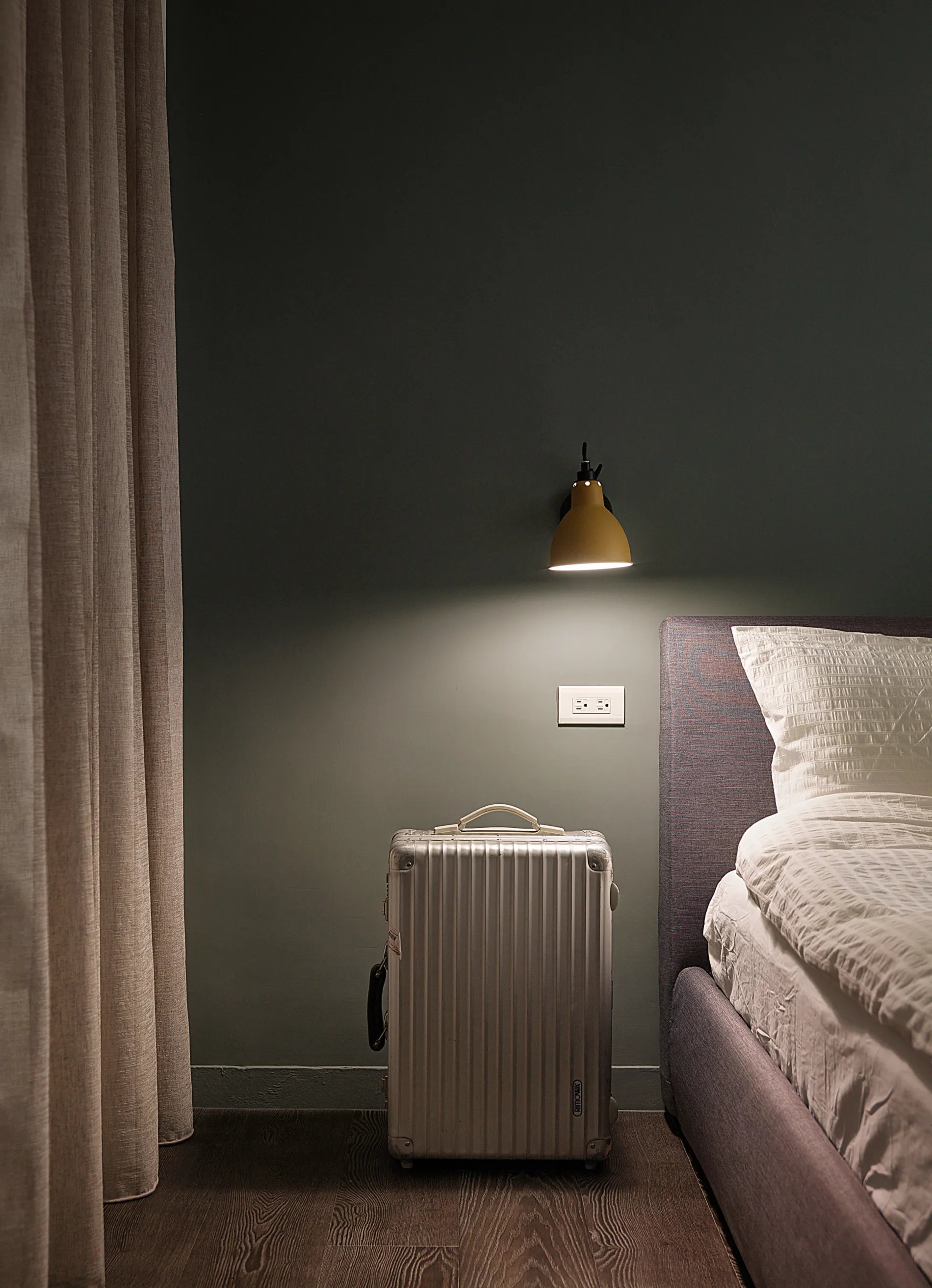 dcw-ditions-lampe-gras-n-104-applique-t-te-de-lit-interrupteur image 6