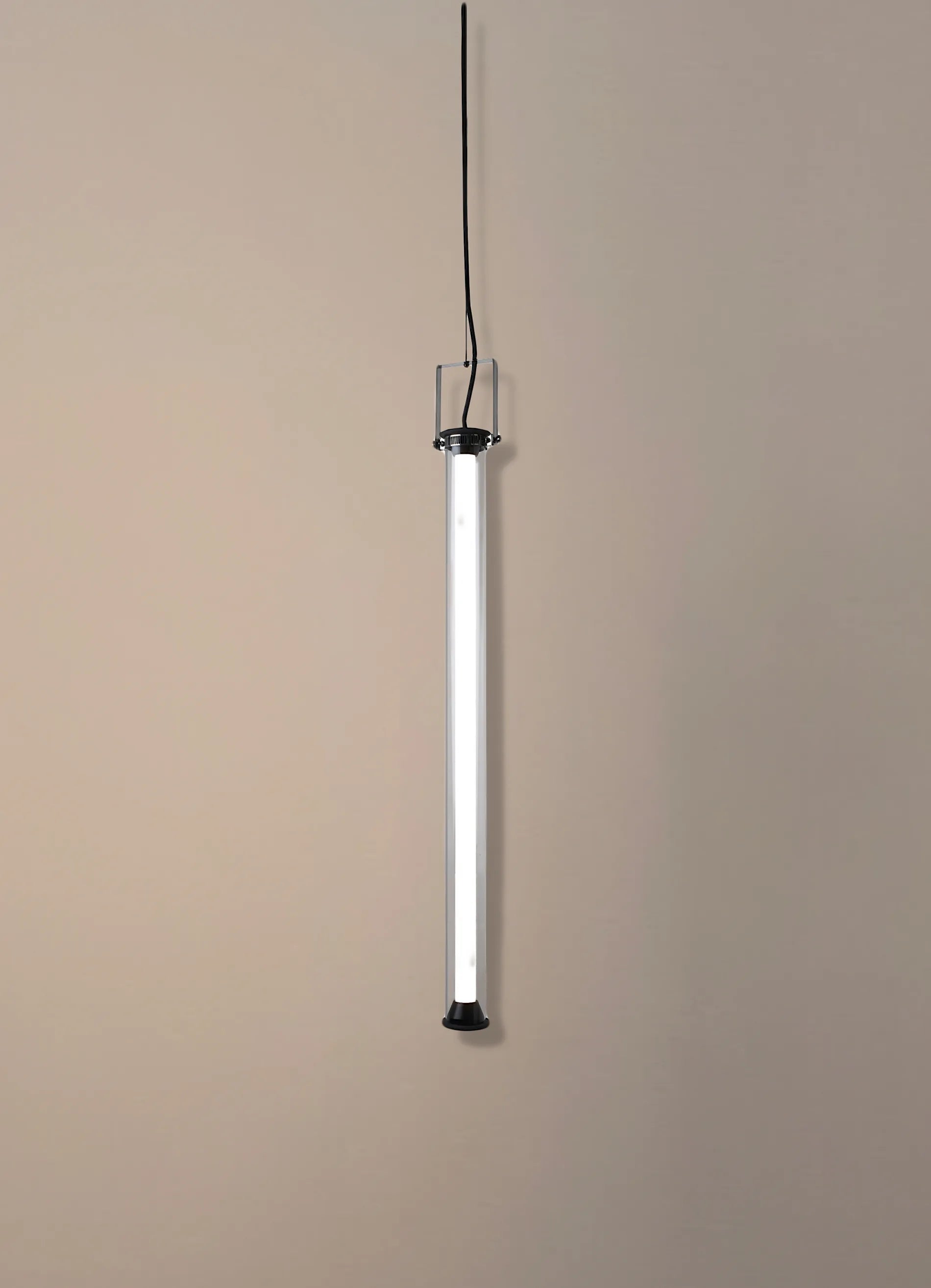 dcw-ditions-in-the-tube-360-1000-suspension-verticale image 4