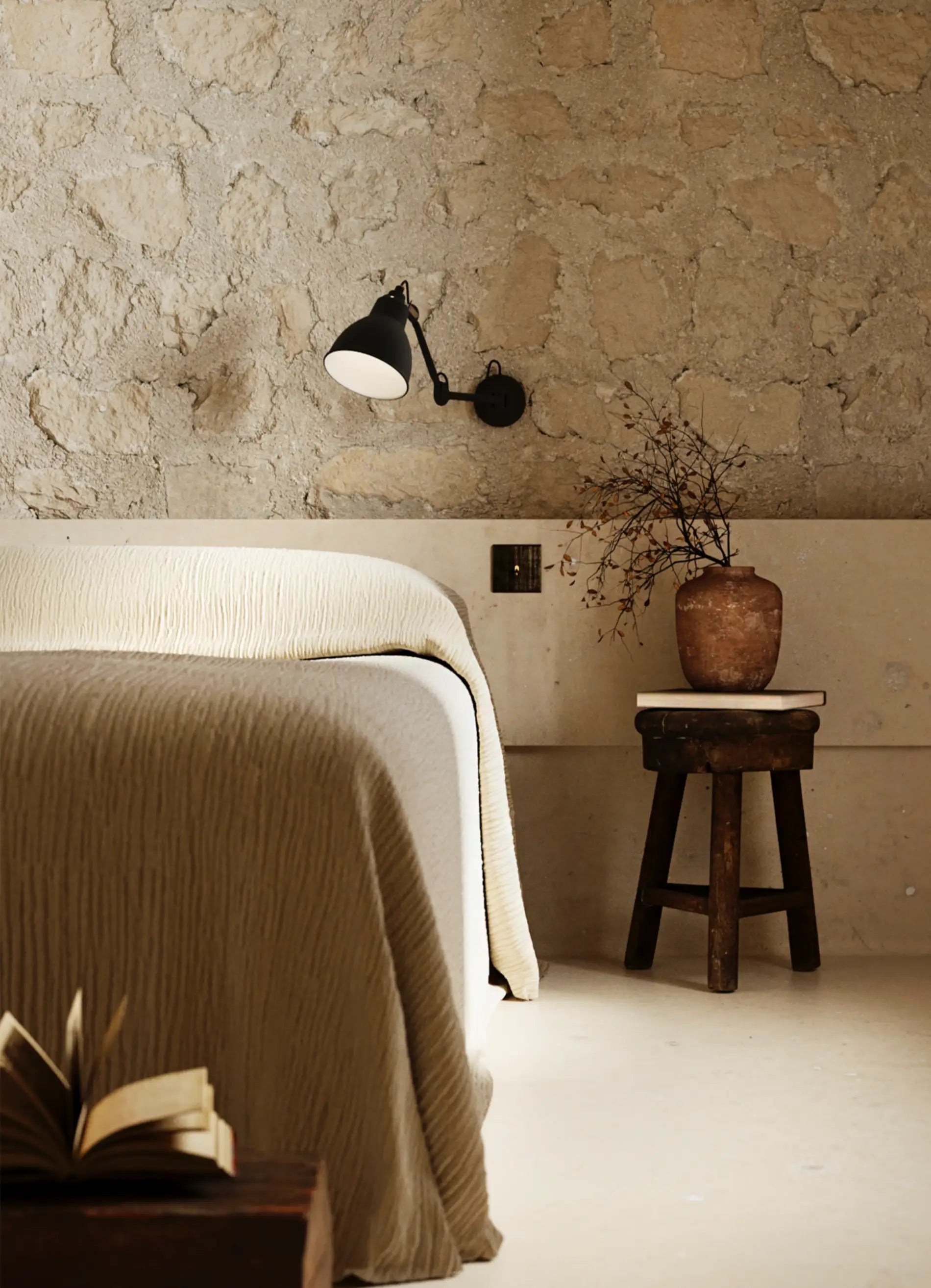 dcw-ditions-lampe-gras-n-204-applique-t-te-de-lit-acier image 2