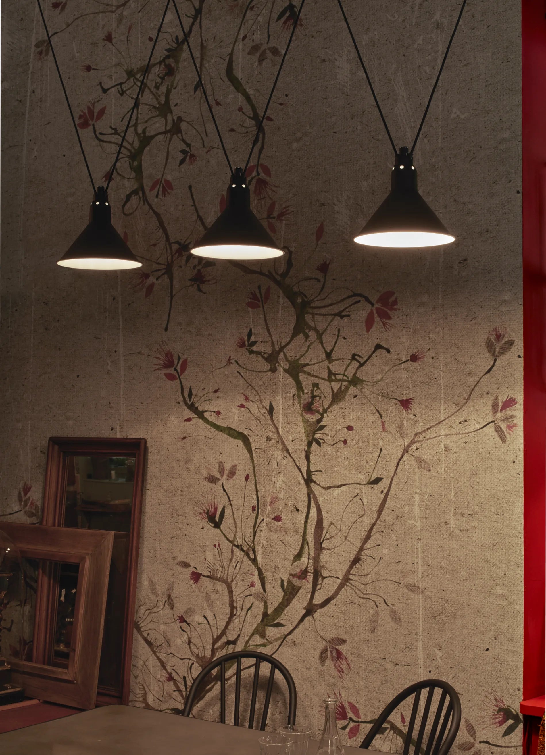 dcw-ditions-acrobate-de-gras-n-323-conique-l-suspension image 3