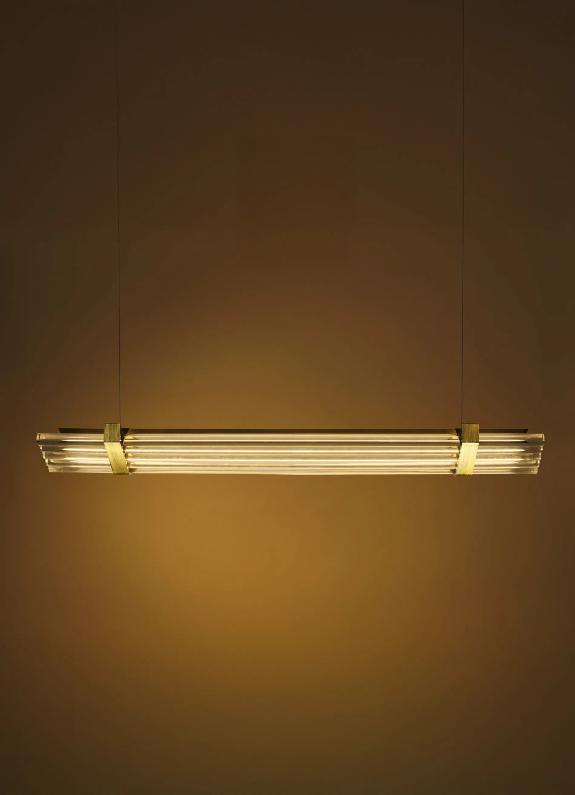 dcw-ditions-seagull-pendant-horizontal-1200-suspension-luminaire image 8