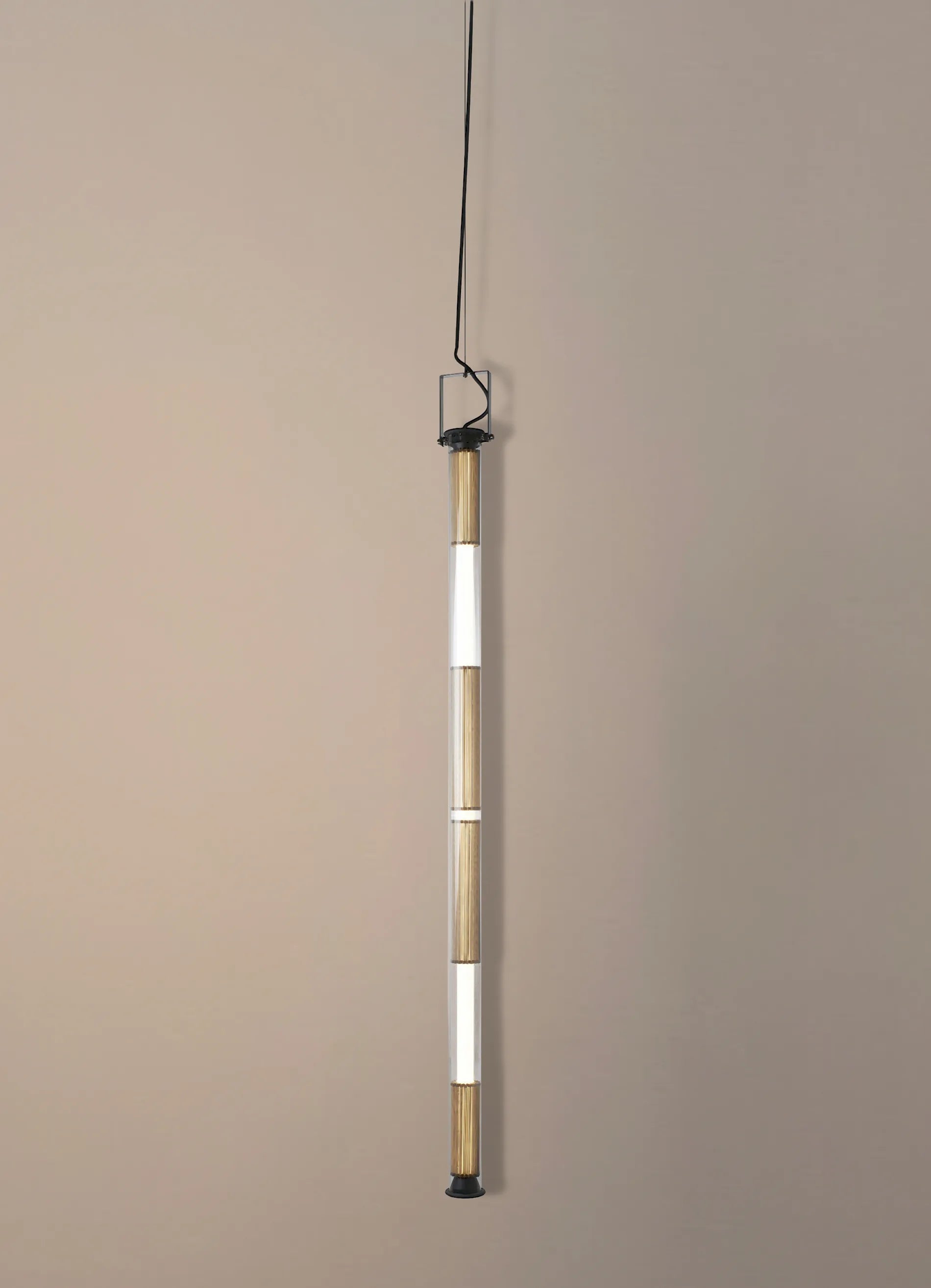dcw-ditions-in-the-tube-360-1600-suspension-verticale image 3