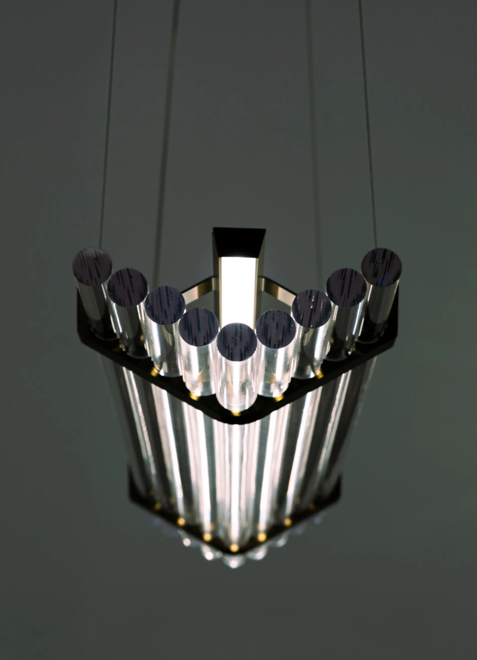 dcw-ditions-seagull-pendant-horizontal-1200-suspension-luminaire image 3