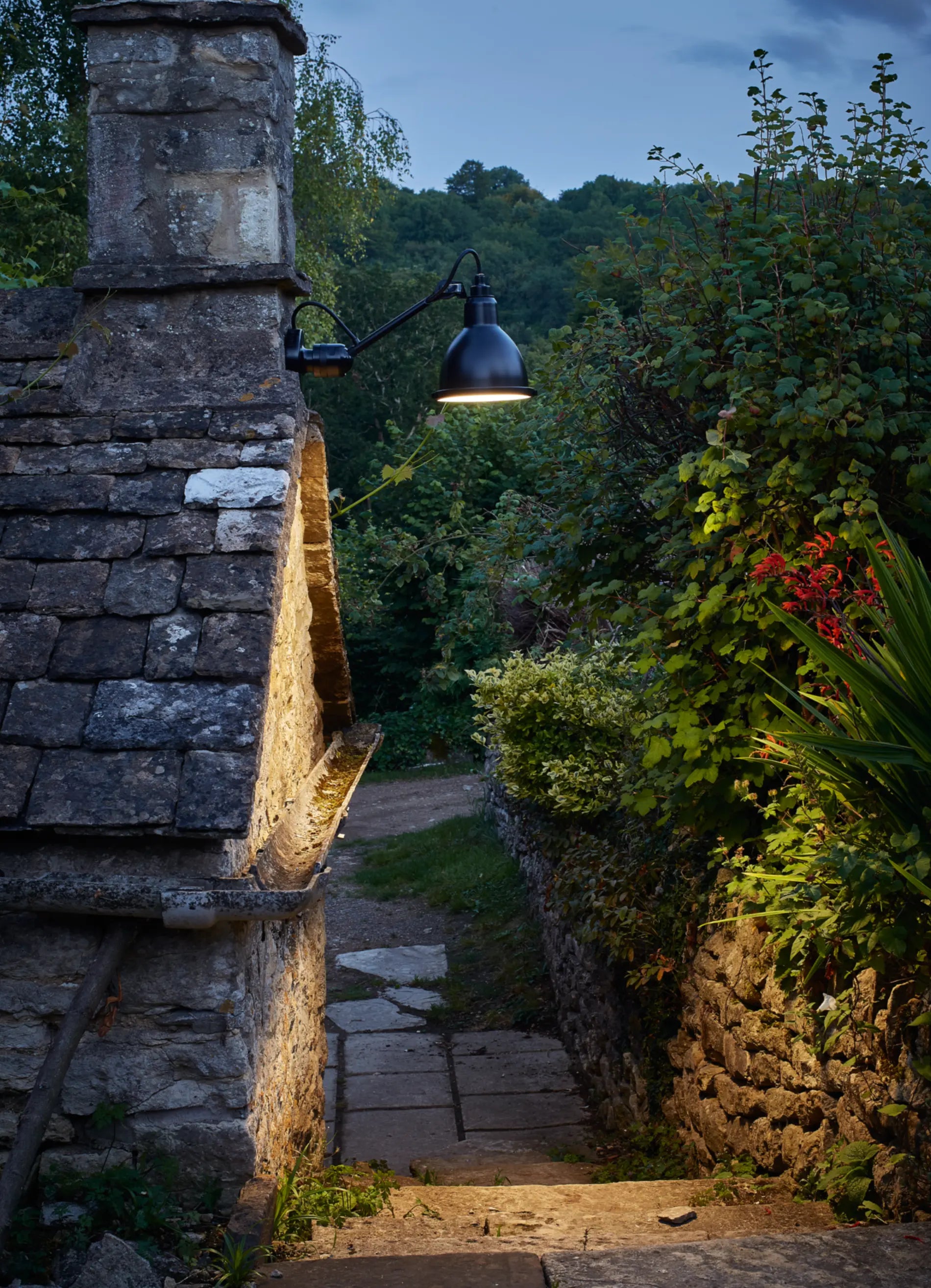 dcw-ditions-lampe-gras-n-304-xl-applique-outdoor-inox-316 image 4