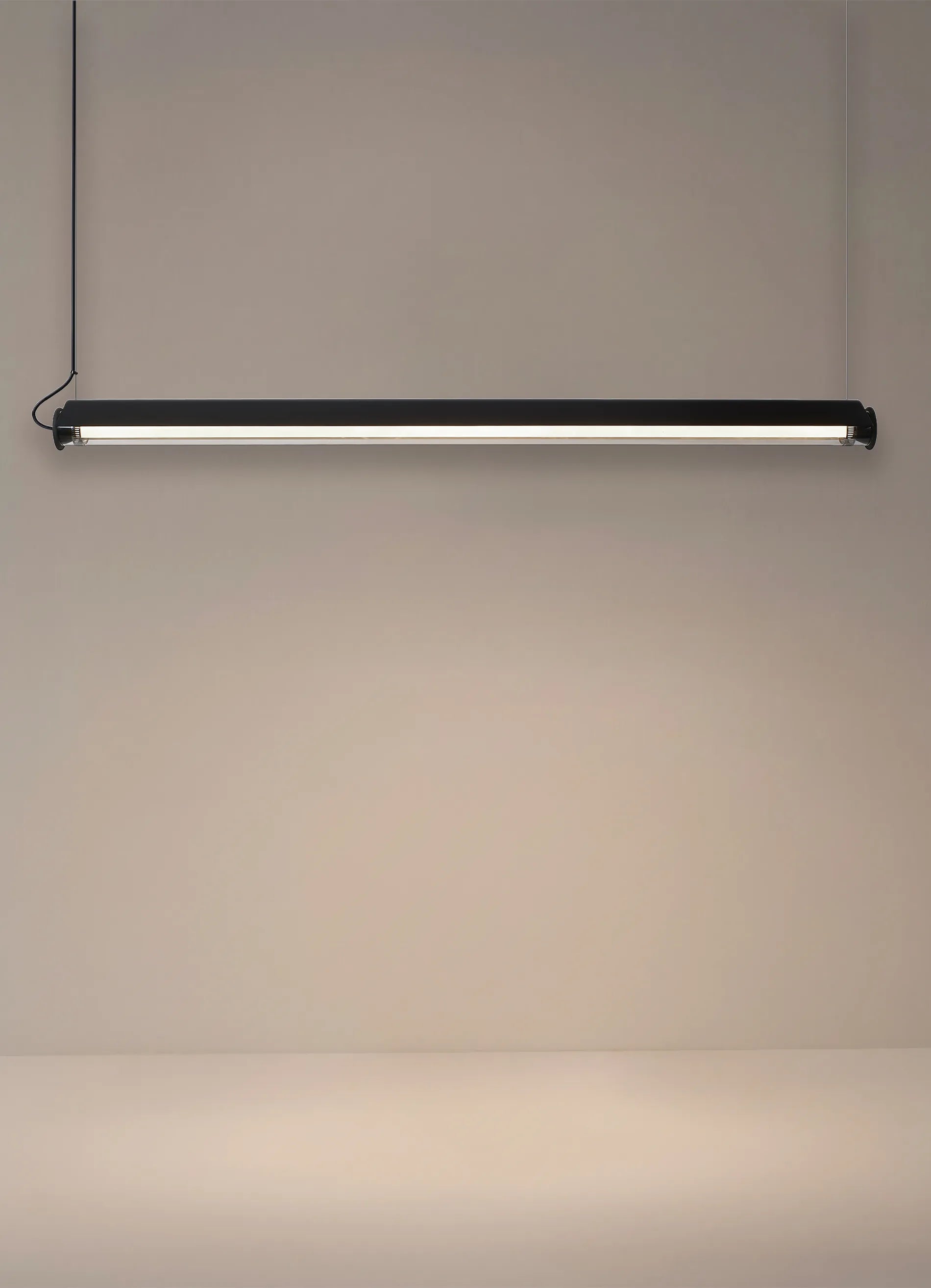 dcw-ditions-in-the-tube-360-1600-pendant-horizontal-suspension-horizontale image 8