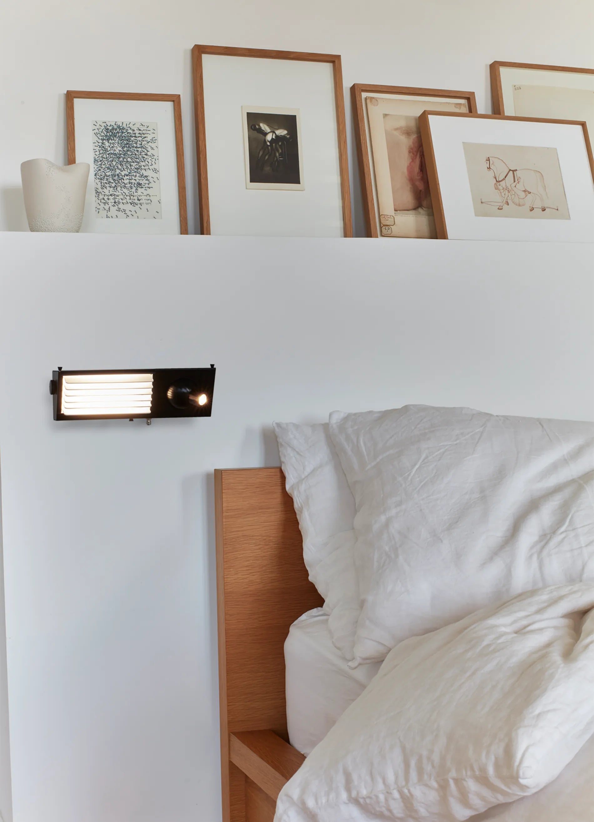 dcw-ditions-biny-bedside-applique-t-te-de-lit-led-usb image 2
